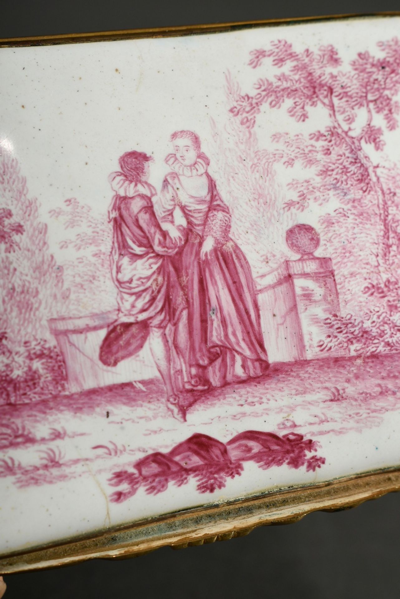 Large enamel tabatière with fine purple camaieu painting "Gallant Couples after Watteau" and gilded - Image 4 of 6