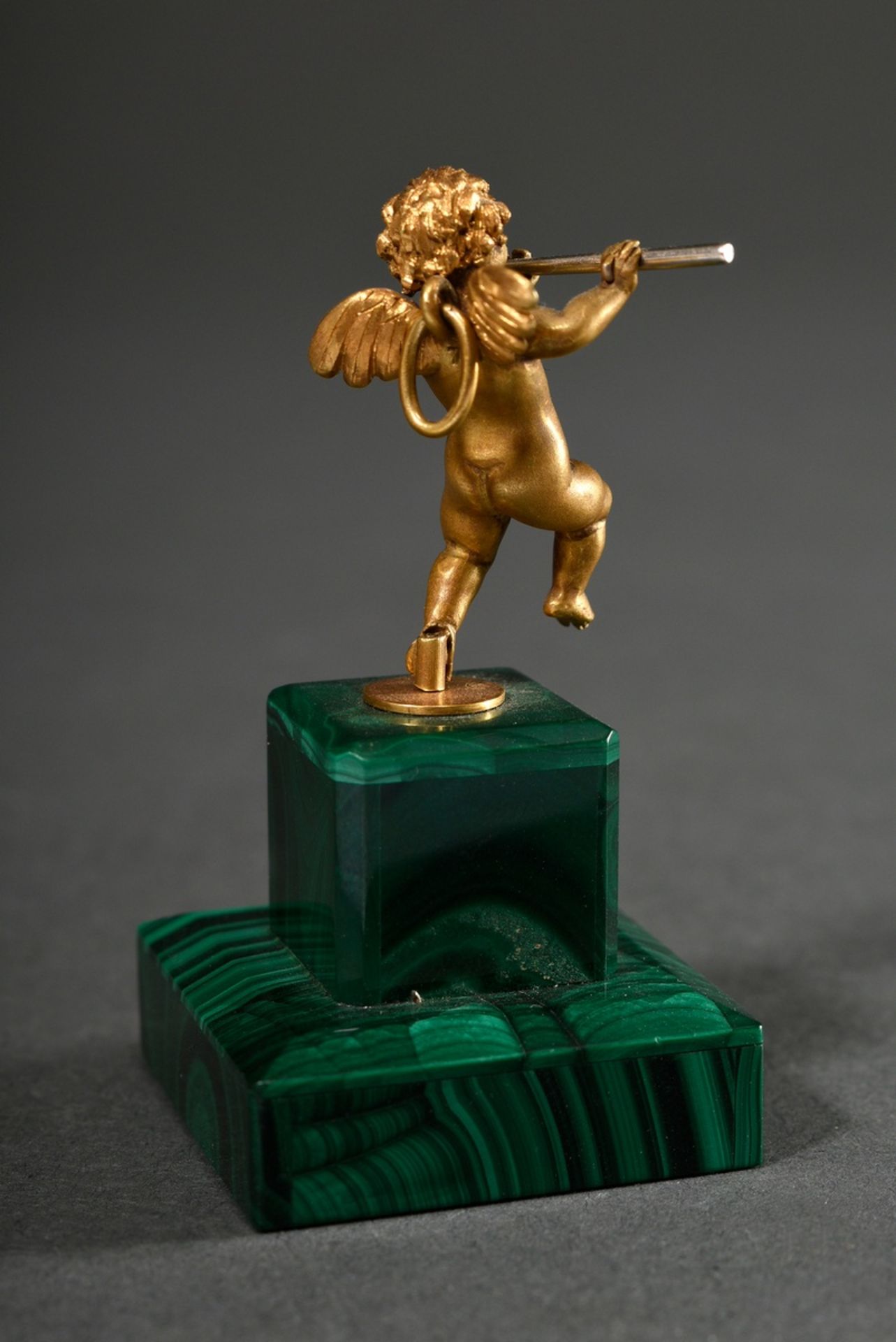 Yellow gold 750 miniature figure "Dancing Cupid with transverse flute" on eyelet on base covered wi - Image 2 of 6