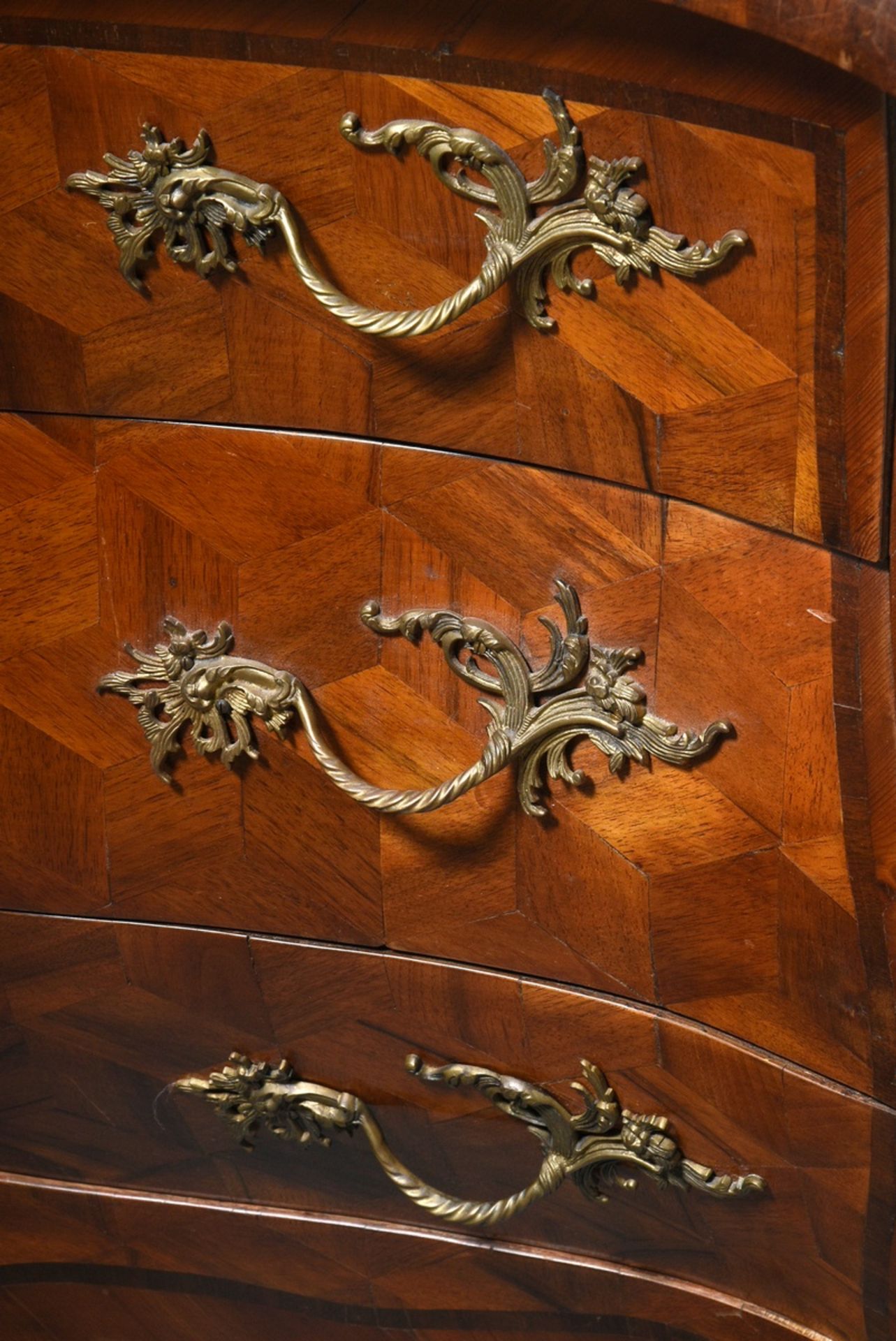 Rare pair of Franconian baroque chests of drawers with cambered corpus and optical cube marquetry a - Image 12 of 15