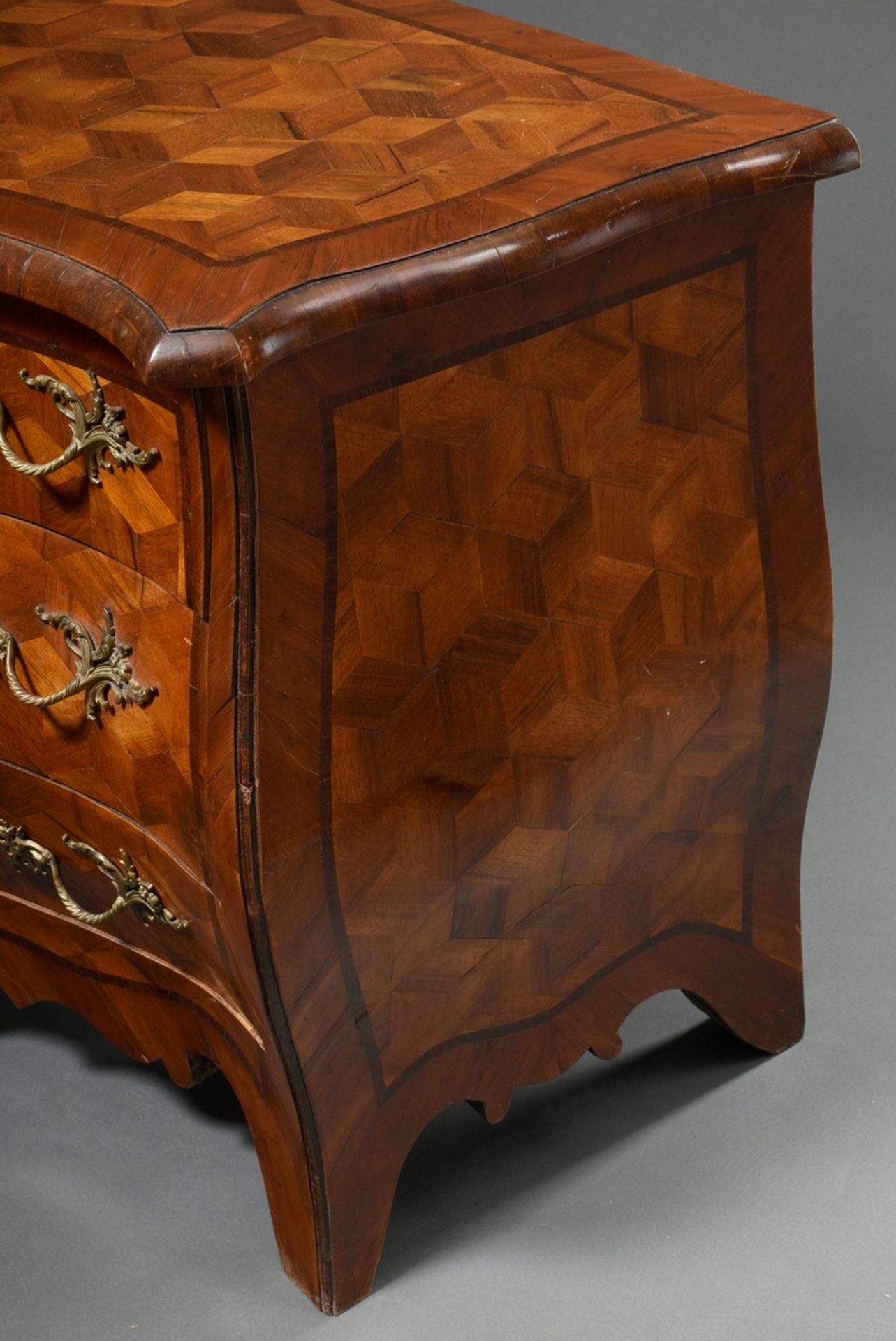 Rare pair of Franconian baroque chests of drawers with cambered corpus and optical cube marquetry a - Image 11 of 15