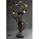 Aichele, Paul (1859-1920) „Mädchenakt mit Blütenranke“, als Lampe montiert, 4flammig, Zinkguss galv