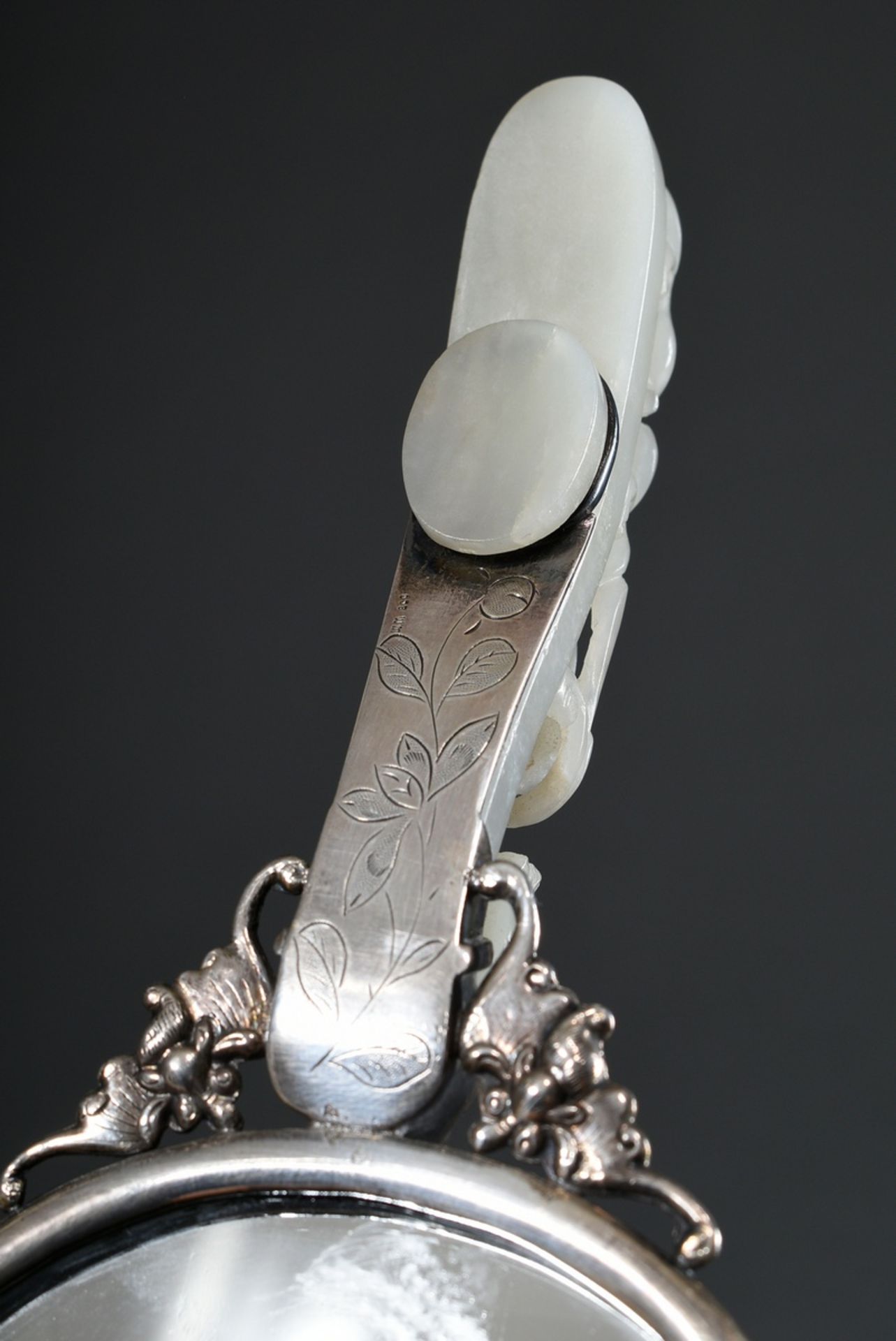 Chinese silver hand mirror with incorporated fine light hetian jade plaque with raised relief "flow - Image 7 of 9