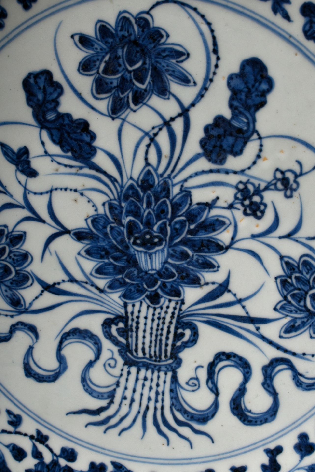 Large bowl in Ming style with blue painting decoration "Lotus blossoms" with meander band, probably - Image 5 of 5