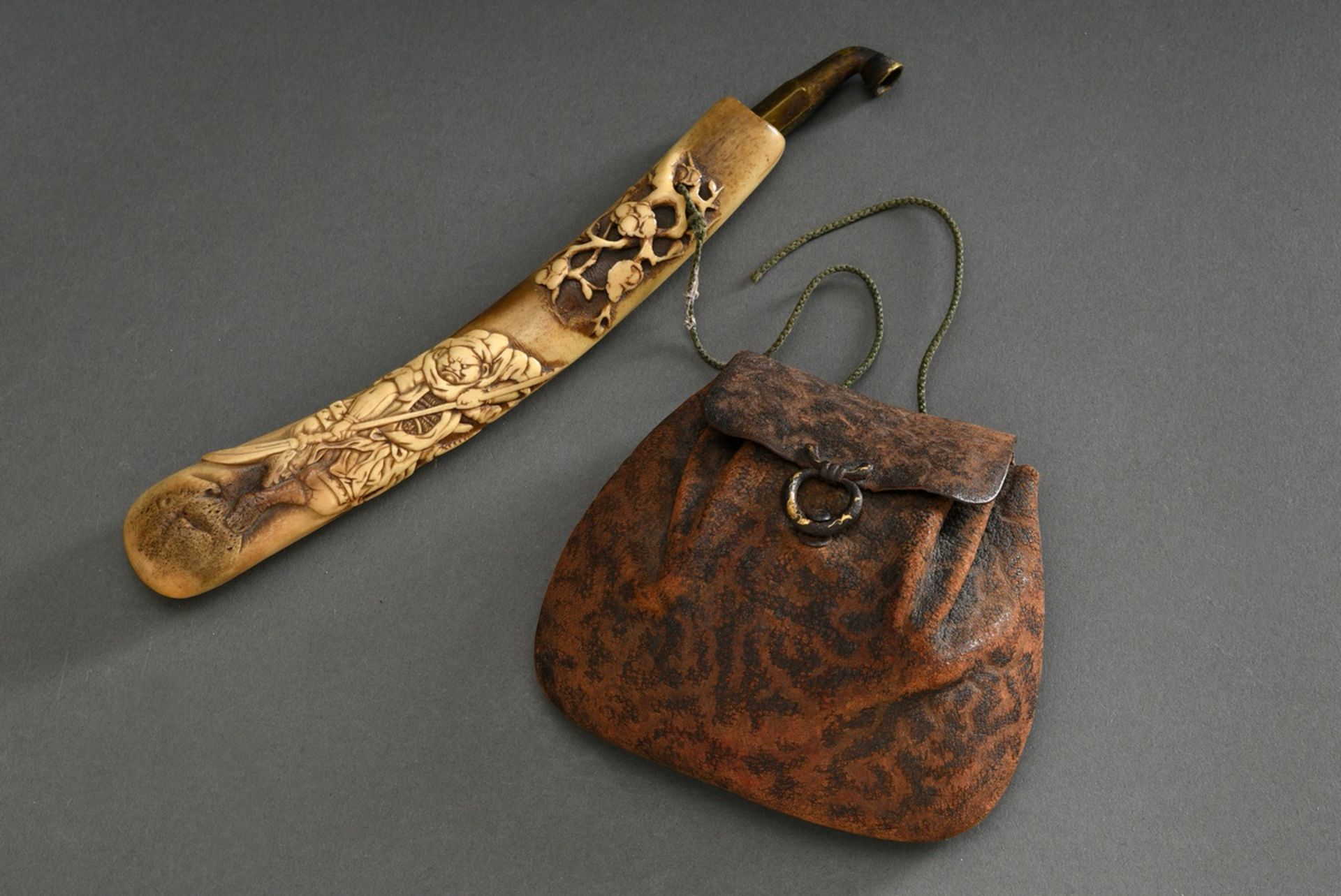 Stag's horn kiseruzutsu with relief carving "Samurai with lance under cherry branch" and leather ta - Image 2 of 5