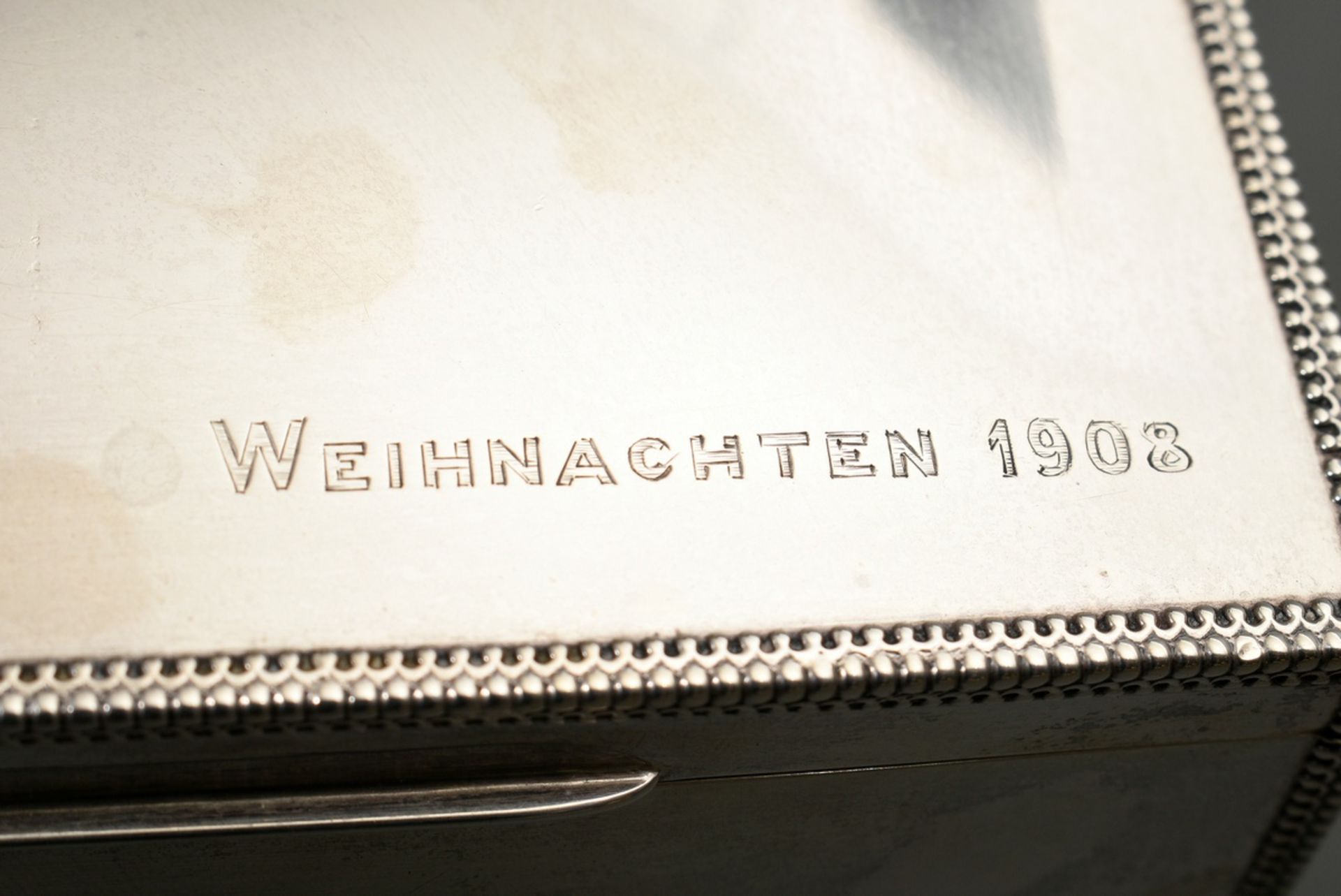 Schlichter Wiener Jugendstil Kasten mit feinem doppeltem Perlfries in Art der Wiener Werkstätte und - Bild 3 aus 6