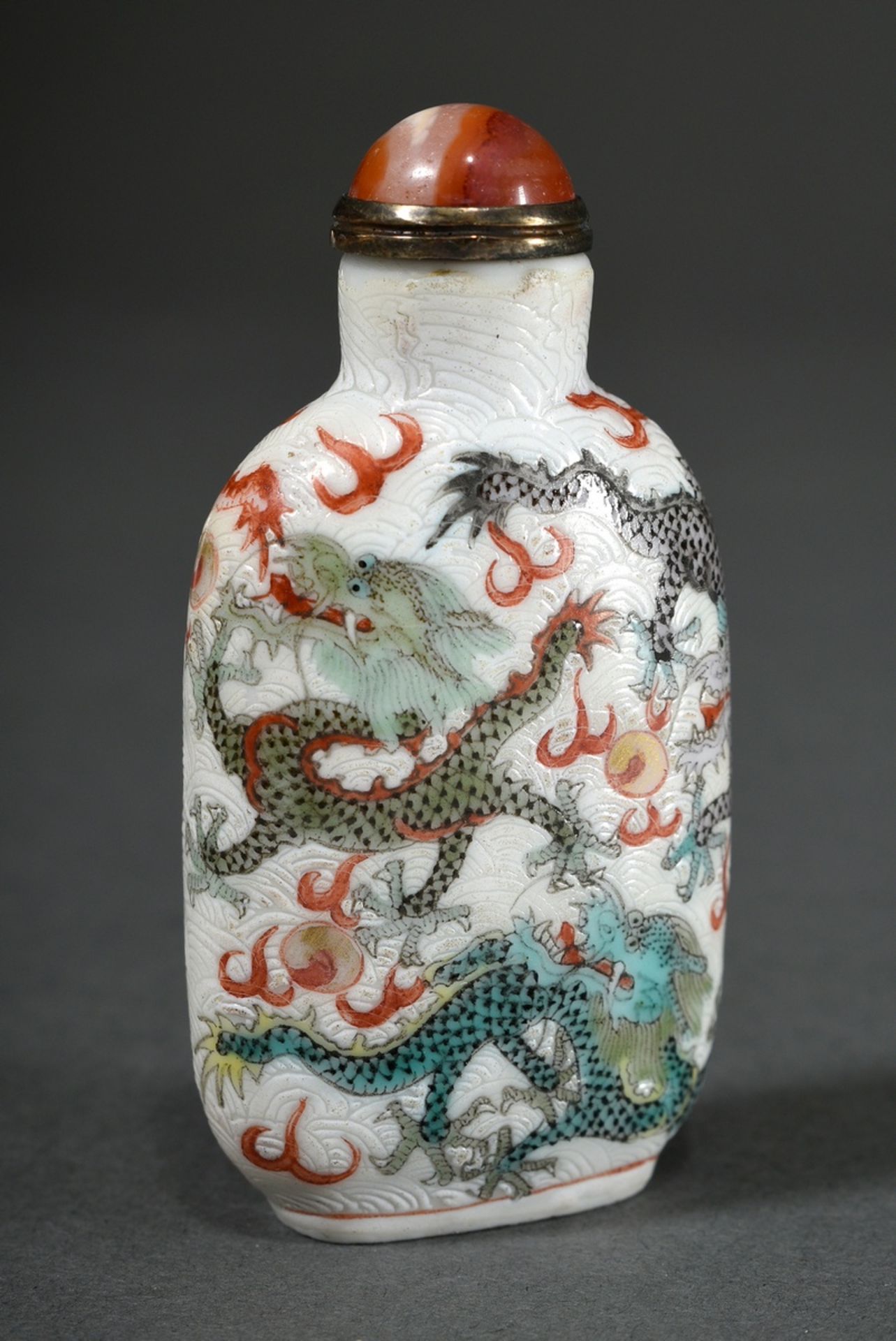 Fine porcelain snuffbottle with five "5-toed celestial dragons with flaming pearls" and waves sgraf - Image 2 of 4