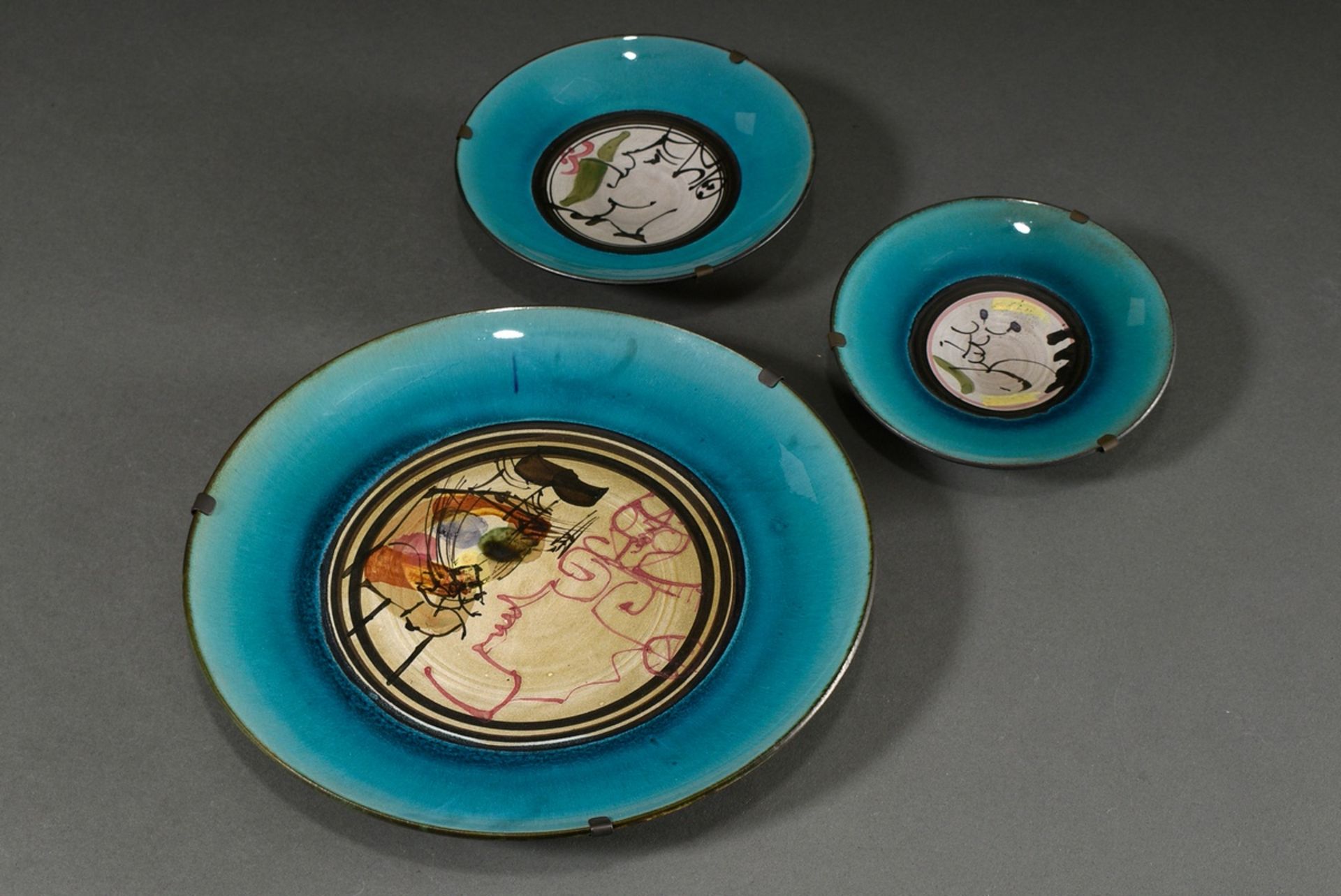 3 Various pieces of studio pottery by Gilbert Portanier, Vallauris: 2 small bowls and 1 plate, turq - Image 2 of 6