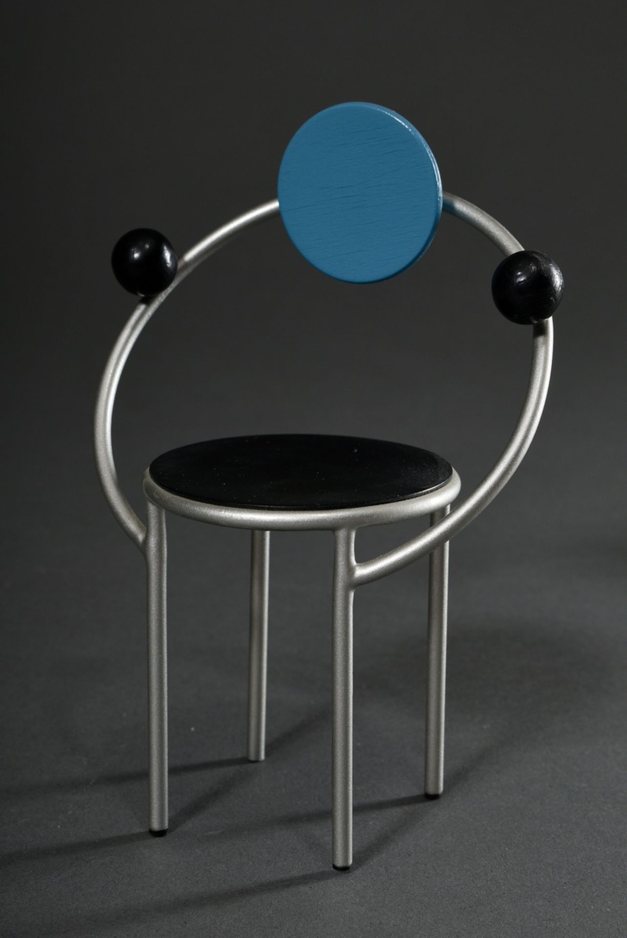 Miniature model chair "First", design: Michele De Lucchi (Memphis Milano) 1983, steel/lacquered woo - Image 2 of 3