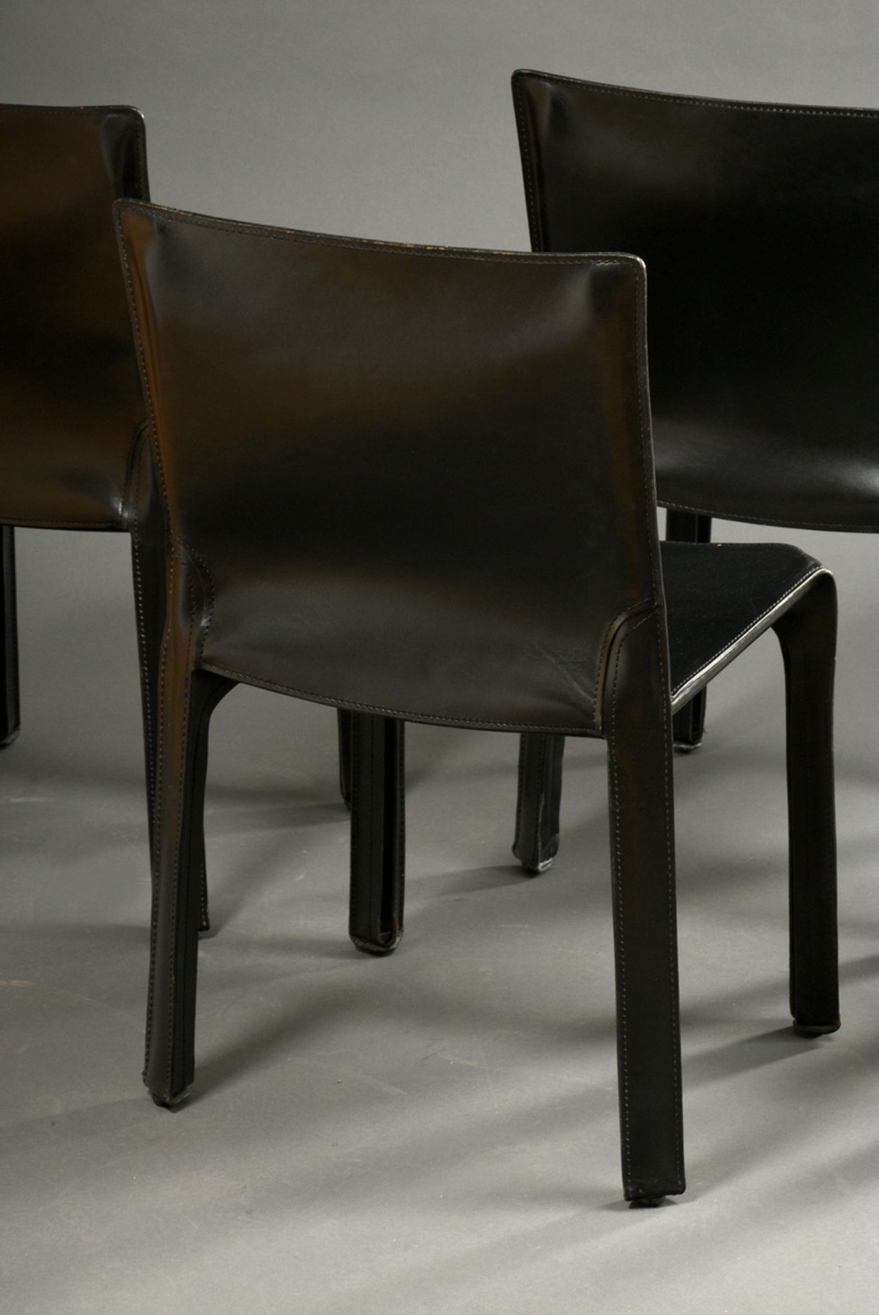 4 Cassina CAB 412 chairs, lacquered steel frame with black core leather upholstery, designed by Mar - Image 5 of 7