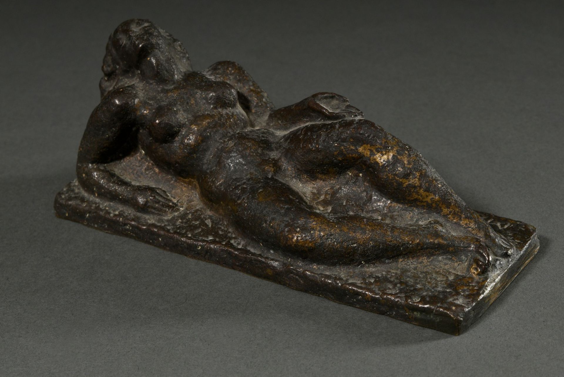 Artist bronze "Reclining nude", uninterpreted monogram MB-J, 7x17,7x6,4cm
