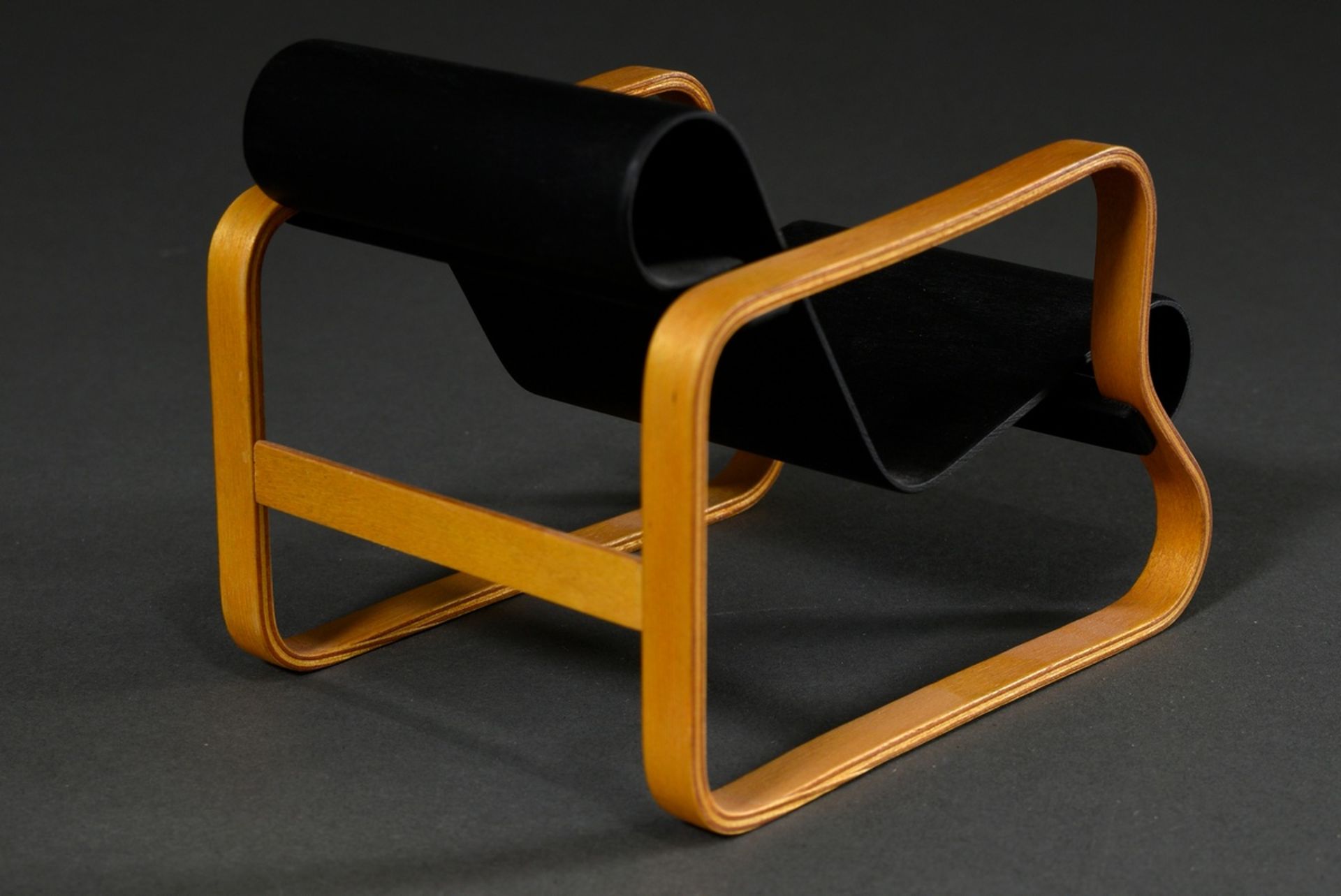 Miniature model armchair "No. 41 Paimio", design: Alvar Aalto 1930, plywood, lacquered, Vitra Desig - Image 3 of 4