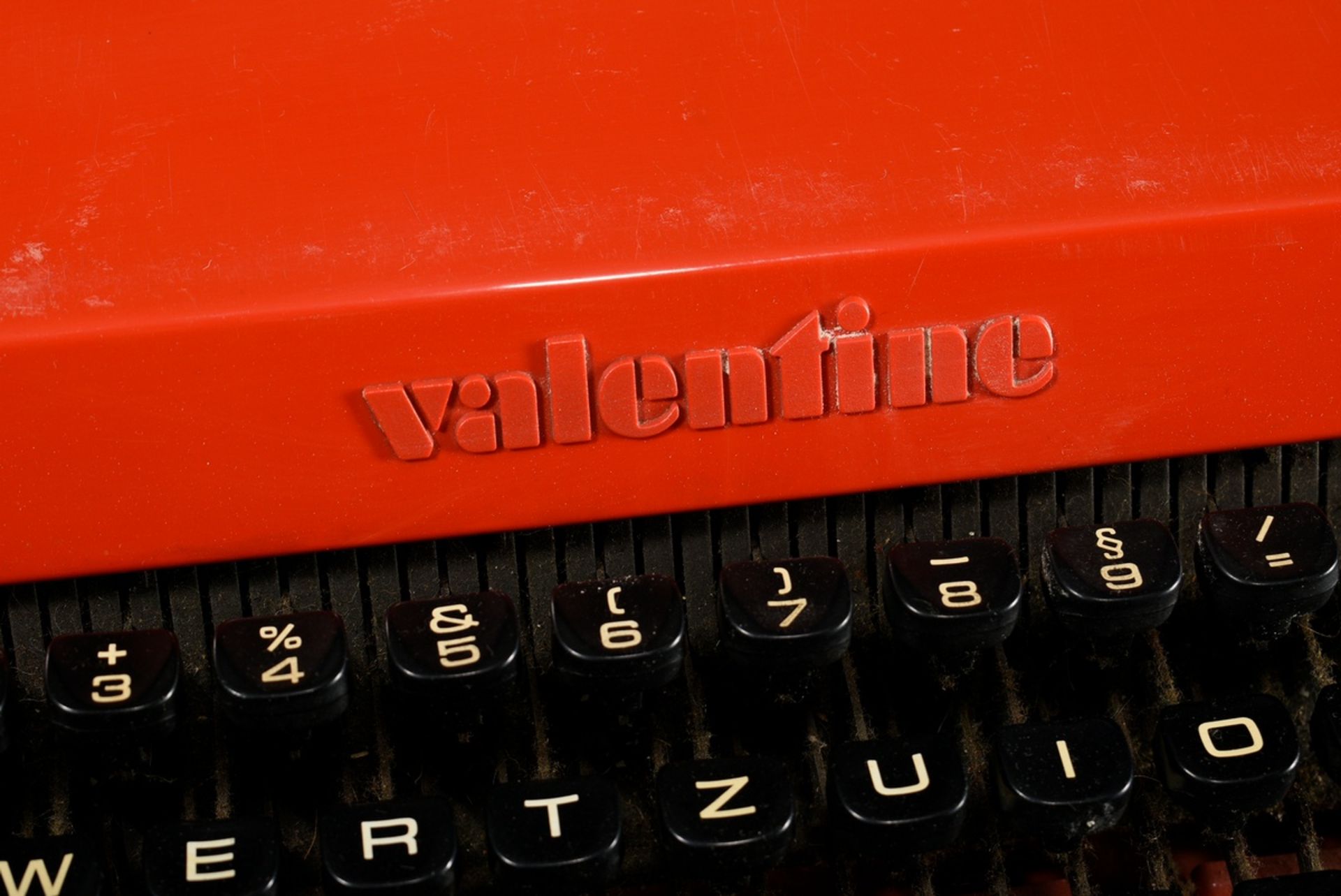 Sottsas, Ettore (1917-2007) typewriter "Valentine", design: 1968, manufactured by Olivetti/Barcelon - Image 3 of 8