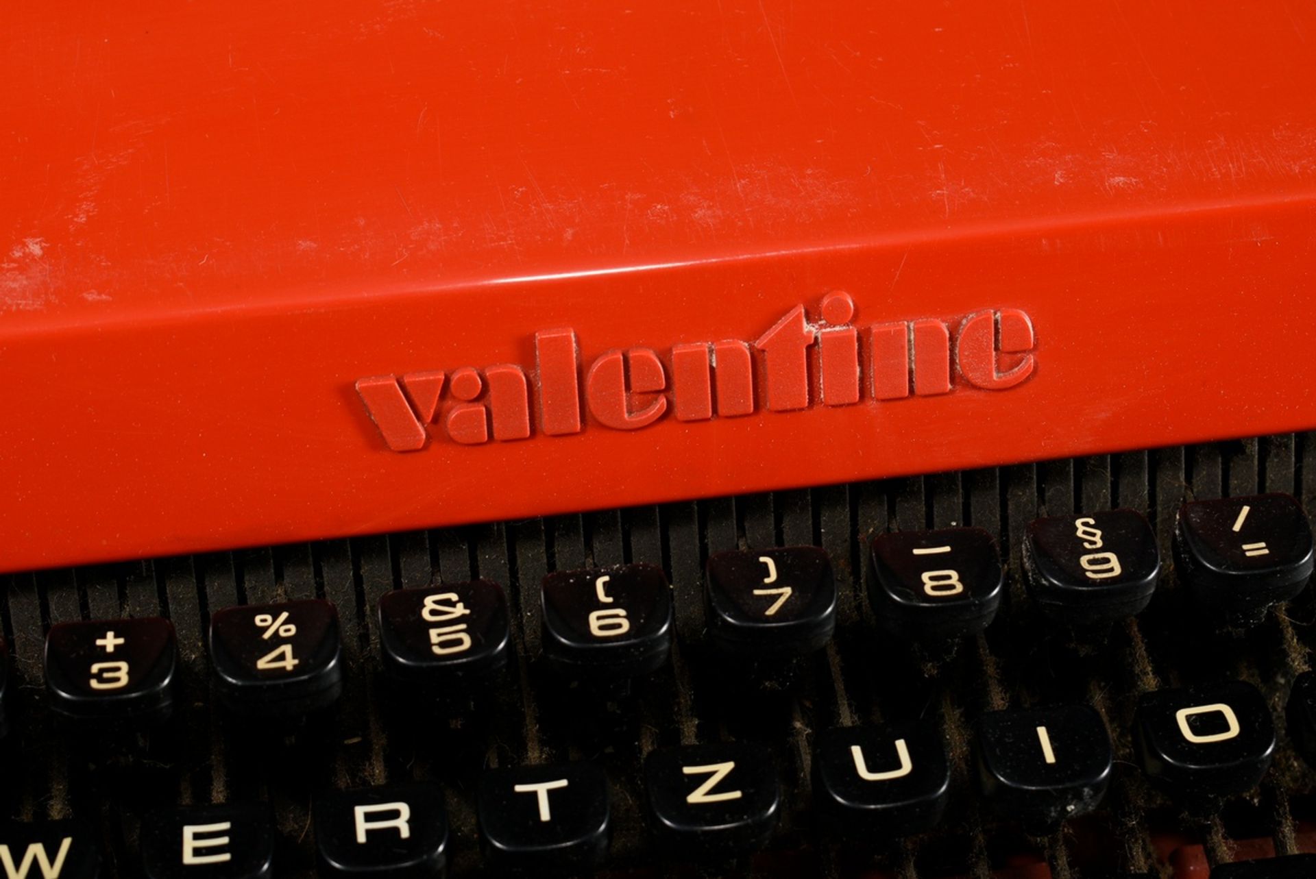 Sottsas, Ettore (1917-2007) Schreibmaschine "Valentine", Entwurf: 1968, Ausführung: Olivetti/Barcel - Bild 3 aus 8