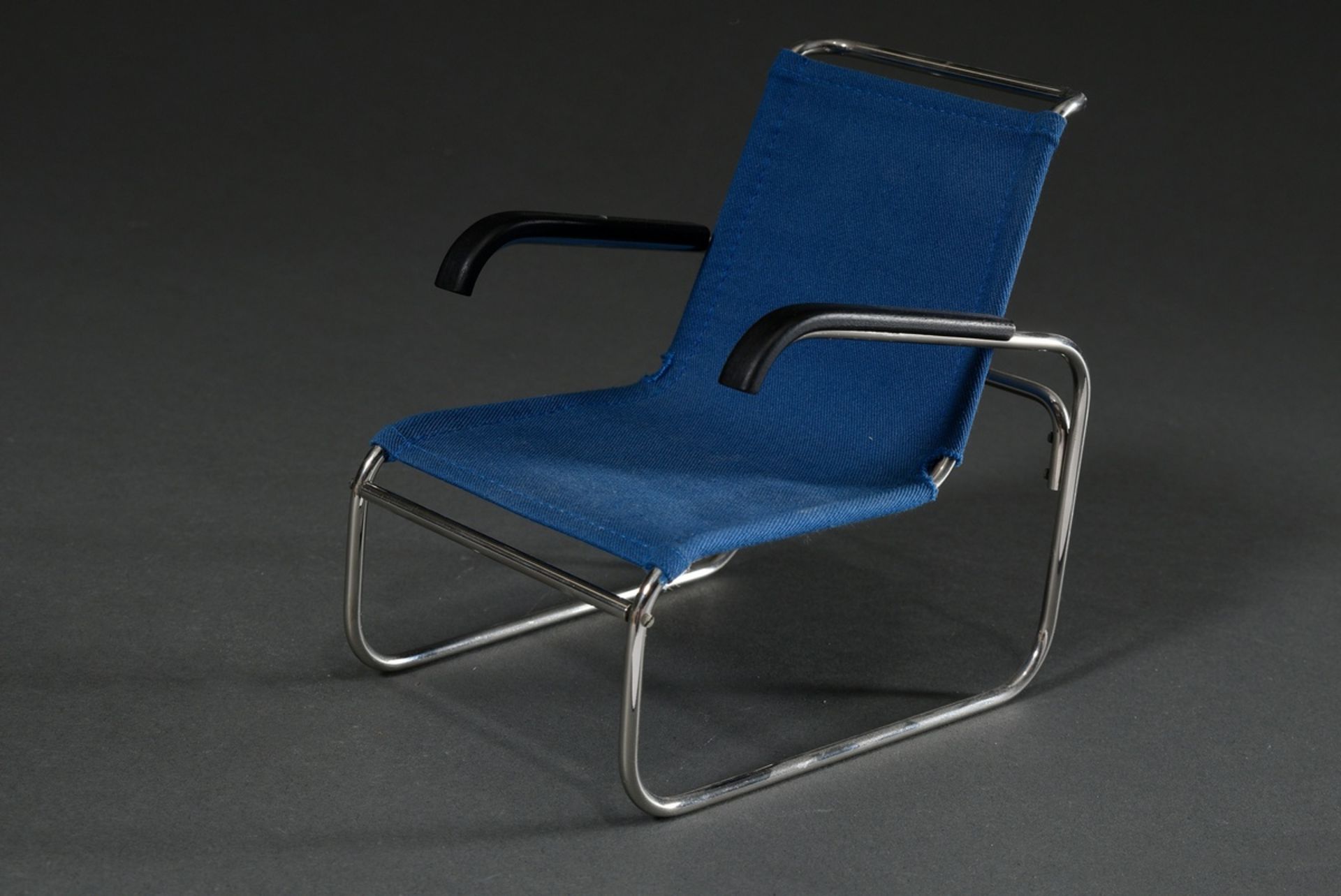 Miniature model armchair "B35", design: Marcel Breuer 1928/1929, nickel-plated iron wire/ fabric/ b - Image 2 of 3