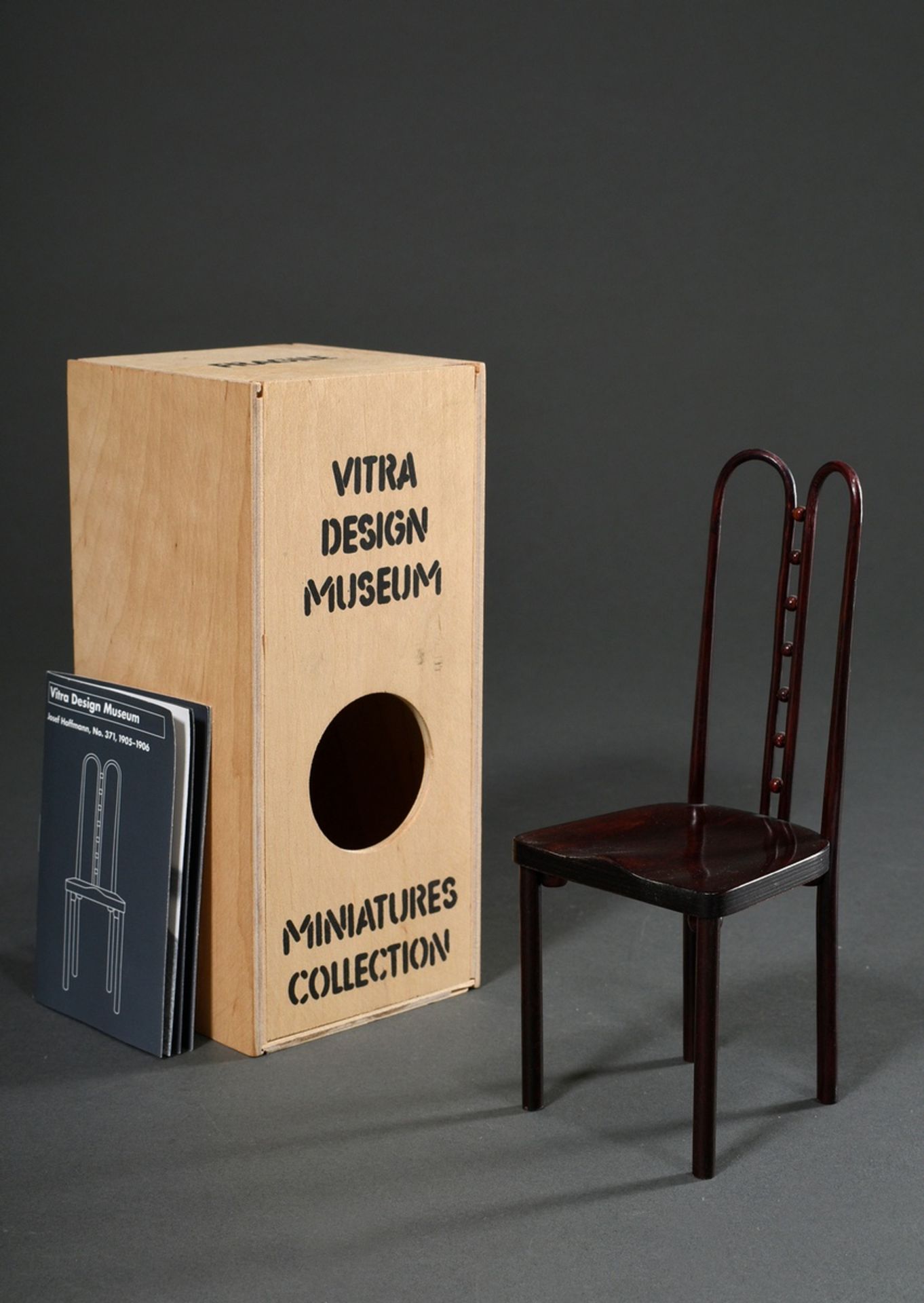 Miniature model chair "No. 371", design: Josef Hofmann, 1905-1907, beech wood stained in mahogany, 