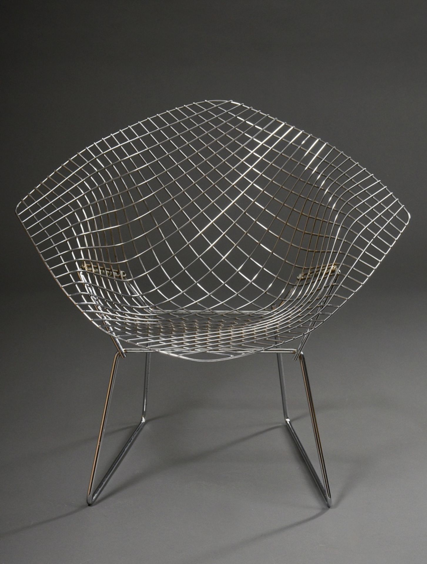 2 Sessel "Diamond Chair", Entw.: Harry Bertoia 1952 für Knoll International, verchromter Stahldraht - Bild 3 aus 7