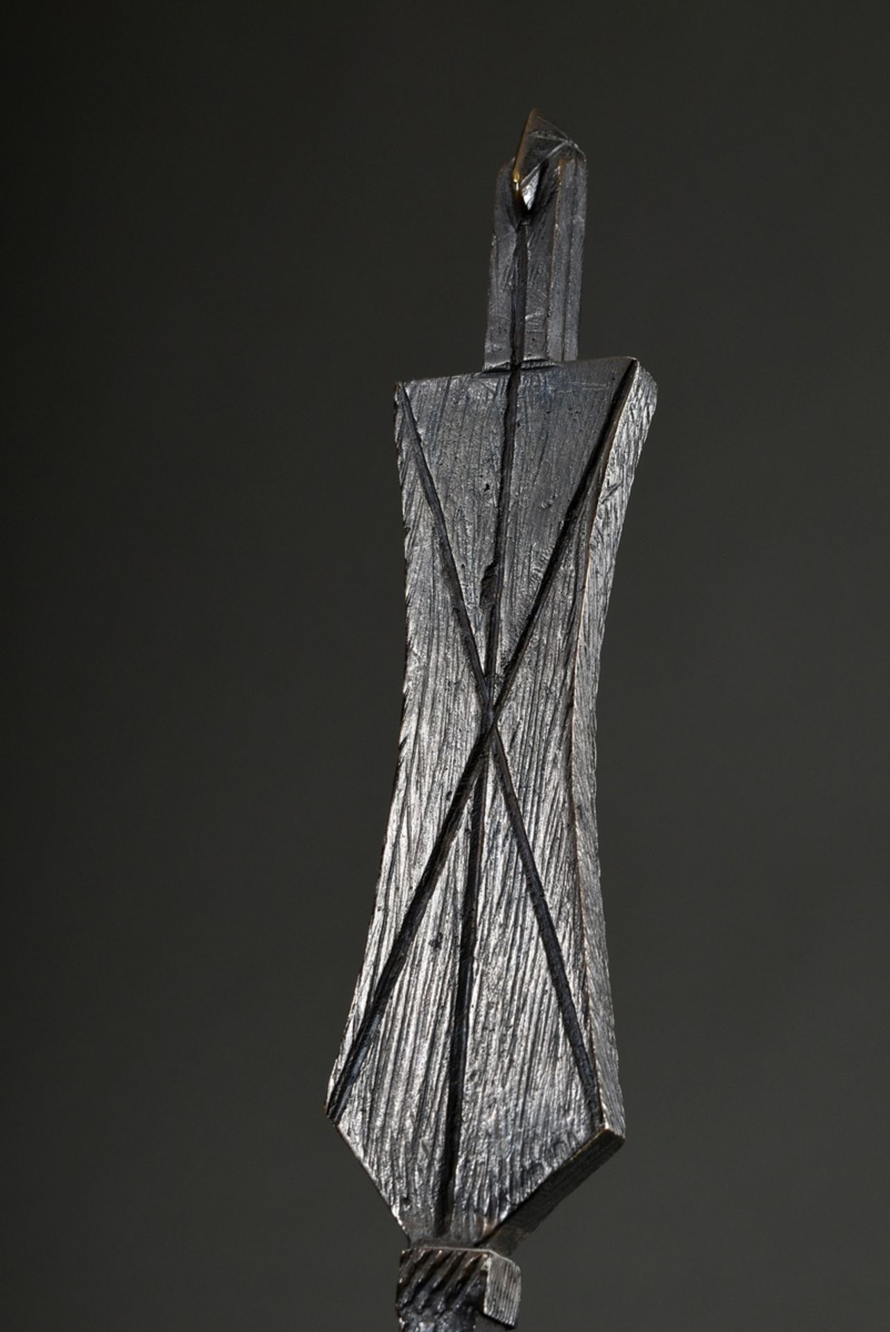 Kriester, Rainer (1935-2002) "Stele", bronze, on the base inscribed Kriester, foundry Zimmer, verso - Image 4 of 6