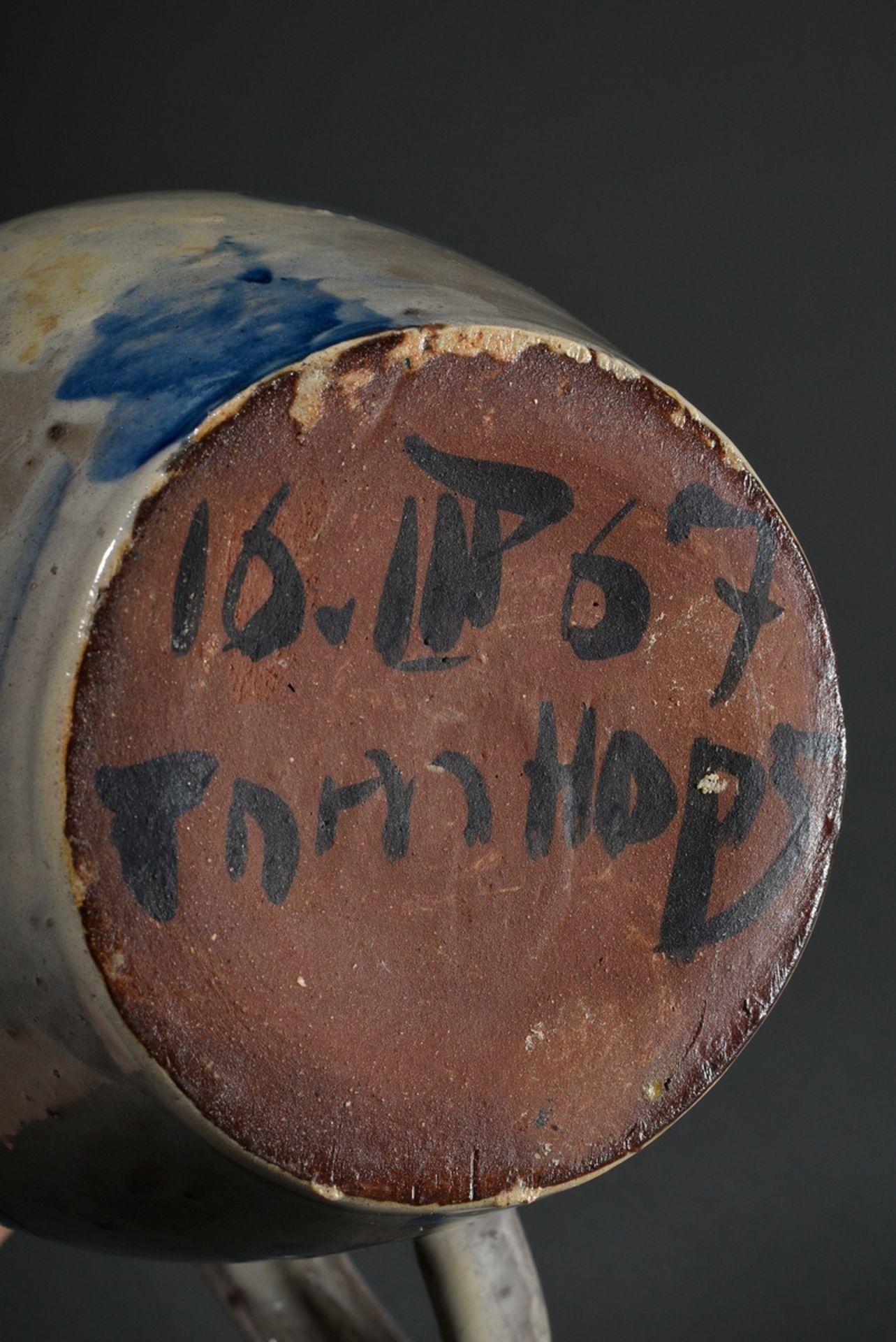 Hops, Tom (1906-1976) Jug "Fishes" 16.3.67, ceramic, colour glazed, bottom signed/dated, h. 18,8cm - Image 6 of 6