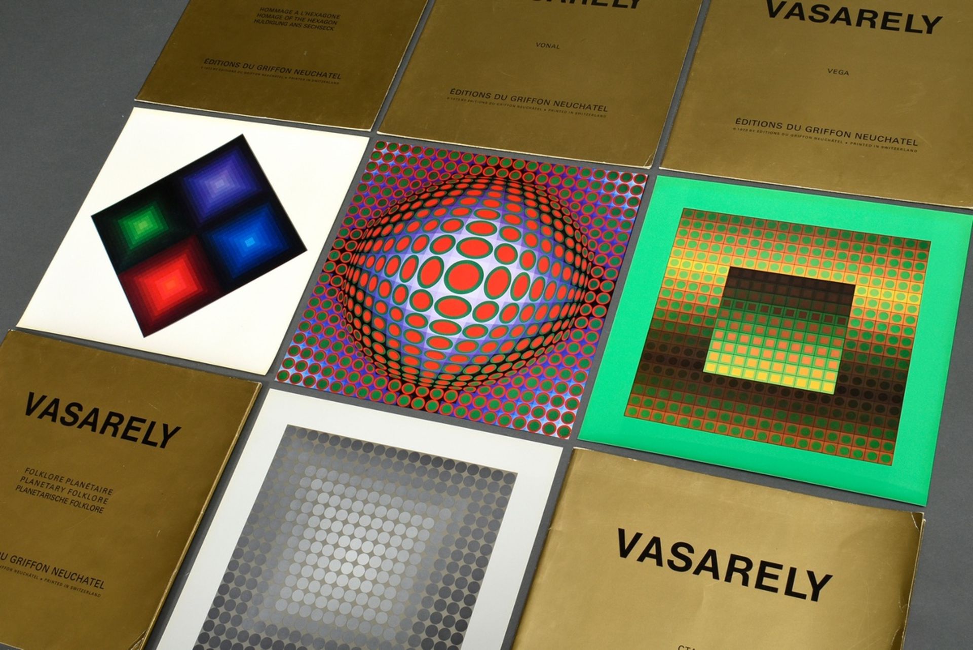 5 Vasarely, Victor (1906-1997) portfolios "Folklore Planétaire" (10 sheets), "CTA-102" (7 sheets),  - Image 2 of 7