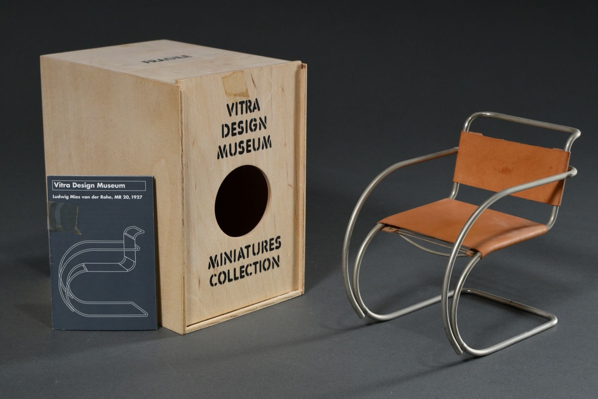 Miniatur Modell Stuhl "MR 20", Entw.: Ludwig Mies van der Rohe 1927, Stahlrohr vernickelt, Leder Na