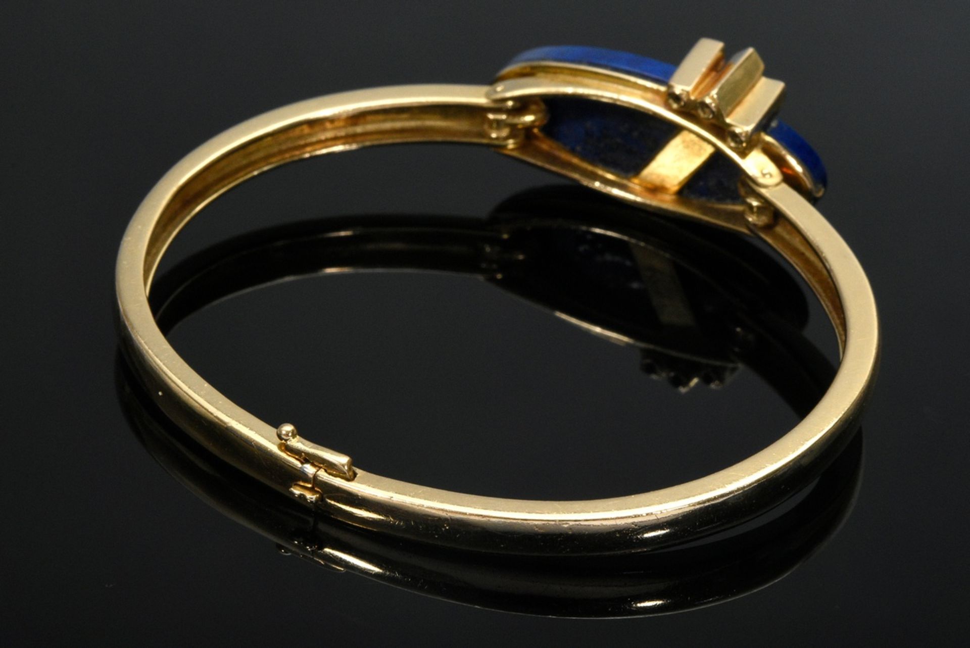 Ovaler Gelbgold 750 Armreif mit Brillanten (zus. ca. 0.15ct/SI/W) auf Lapislazuli Platte, 25,6g, 5, - Bild 3 aus 3