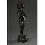 Bronze Skulptur „Flöte spielender Putto“ auf Marmorsockel, um 1910/20, dunkel patiniert, bez. "Lauc