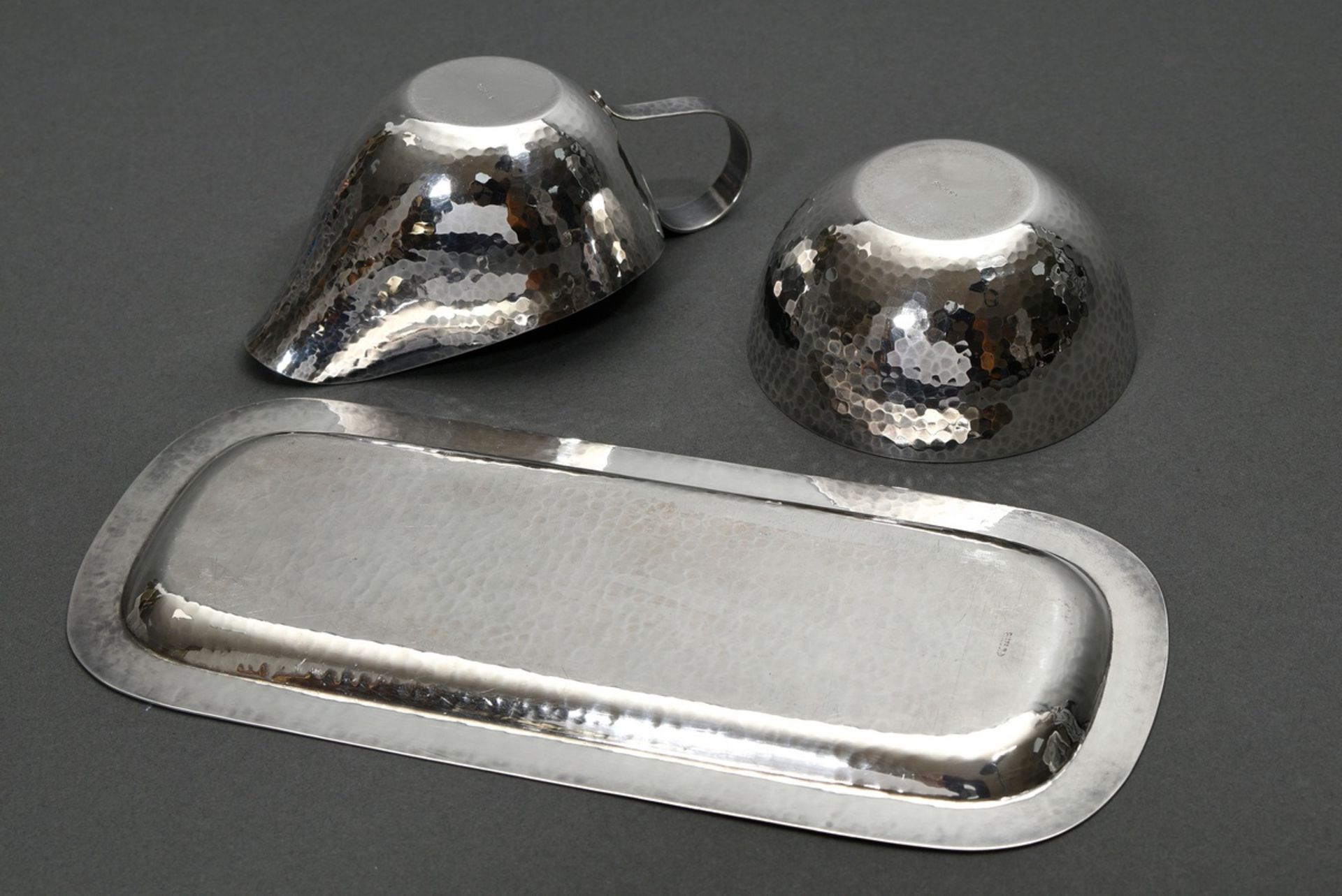 3 Teile martelliertes Art Deco Zucker und Rahm Set auf Tablett, Hermann Behrnd/Dresden, Silber 835, - Bild 3 aus 5
