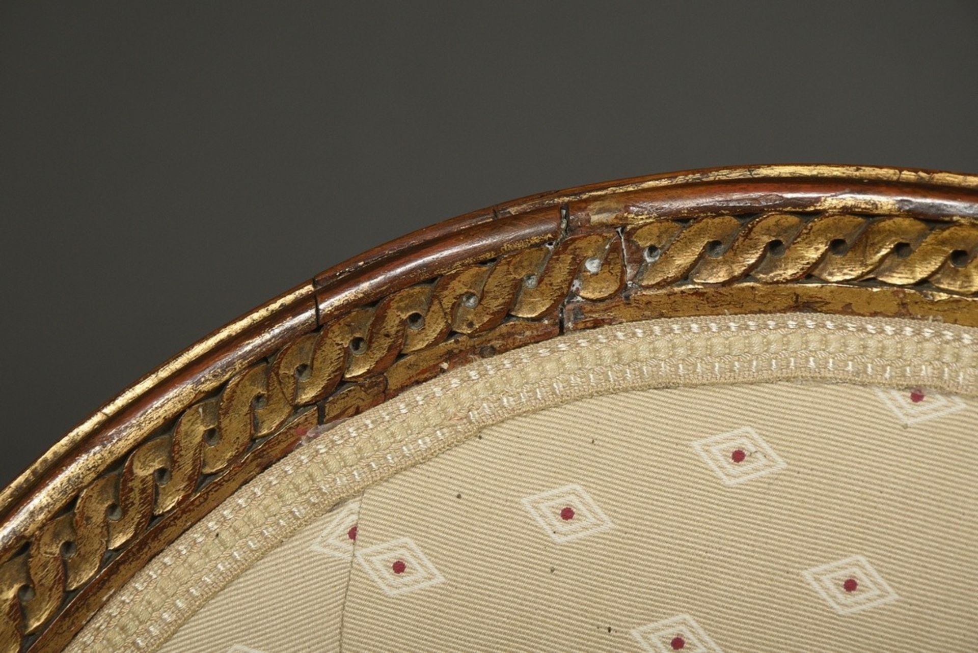 Kleines Louis XVI Sofa mit geschwungenem Gestell auf 5 Beinen, geschnitzte Bandprofile und Rillen i - Bild 5 aus 8