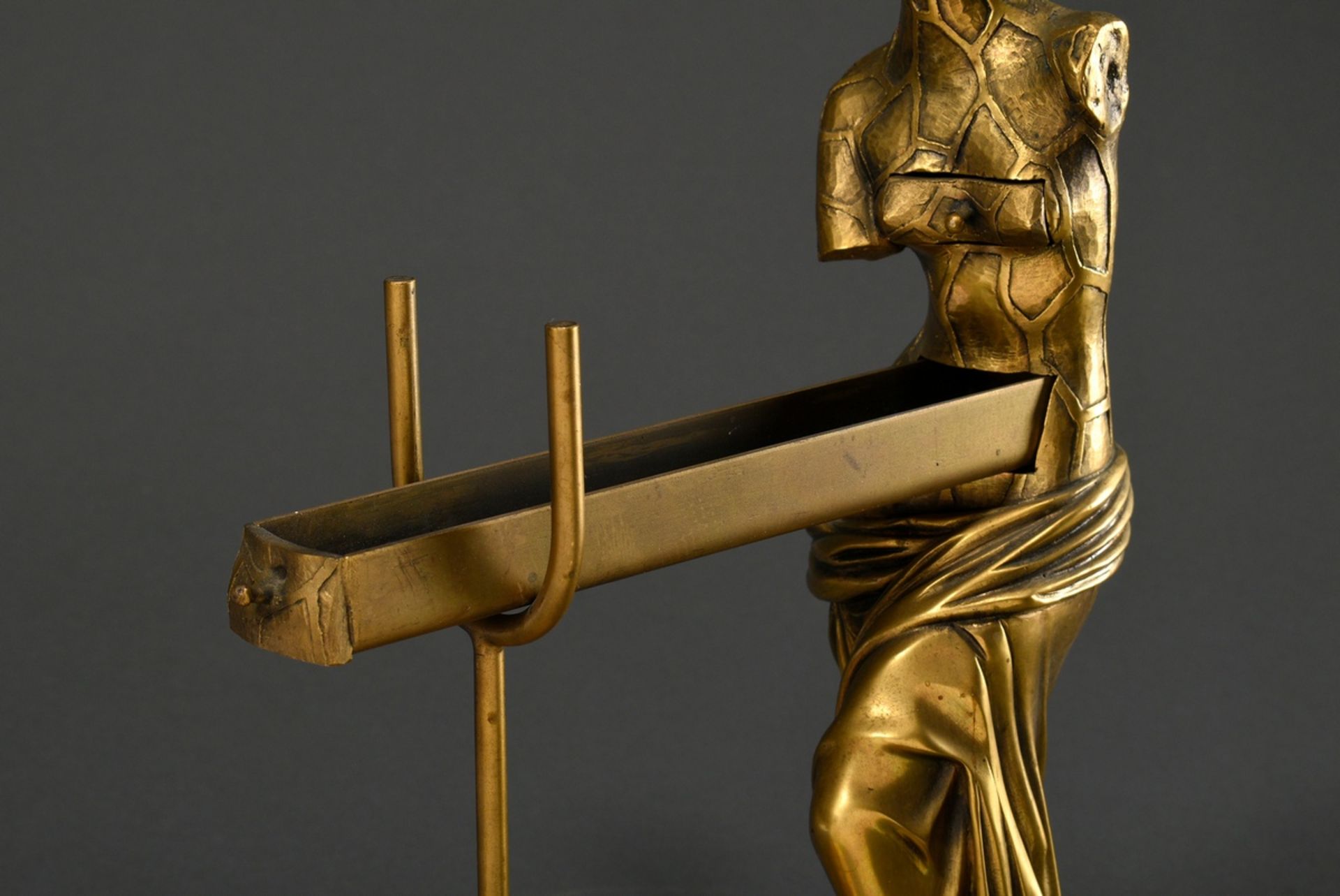 Dalí, Salvador (1904-1989) "Venus à la giraffe", bronze, golden patinated, with movable elements, 1 - Image 4 of 10