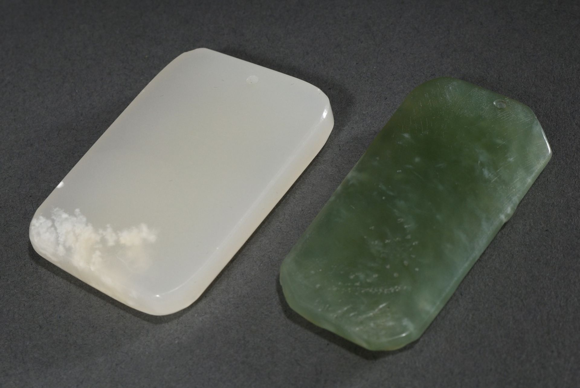 2 rectangular jade plaques: 1 white cloudy "Two carps in the water in front of a city gate" and 1 g - Image 2 of 3