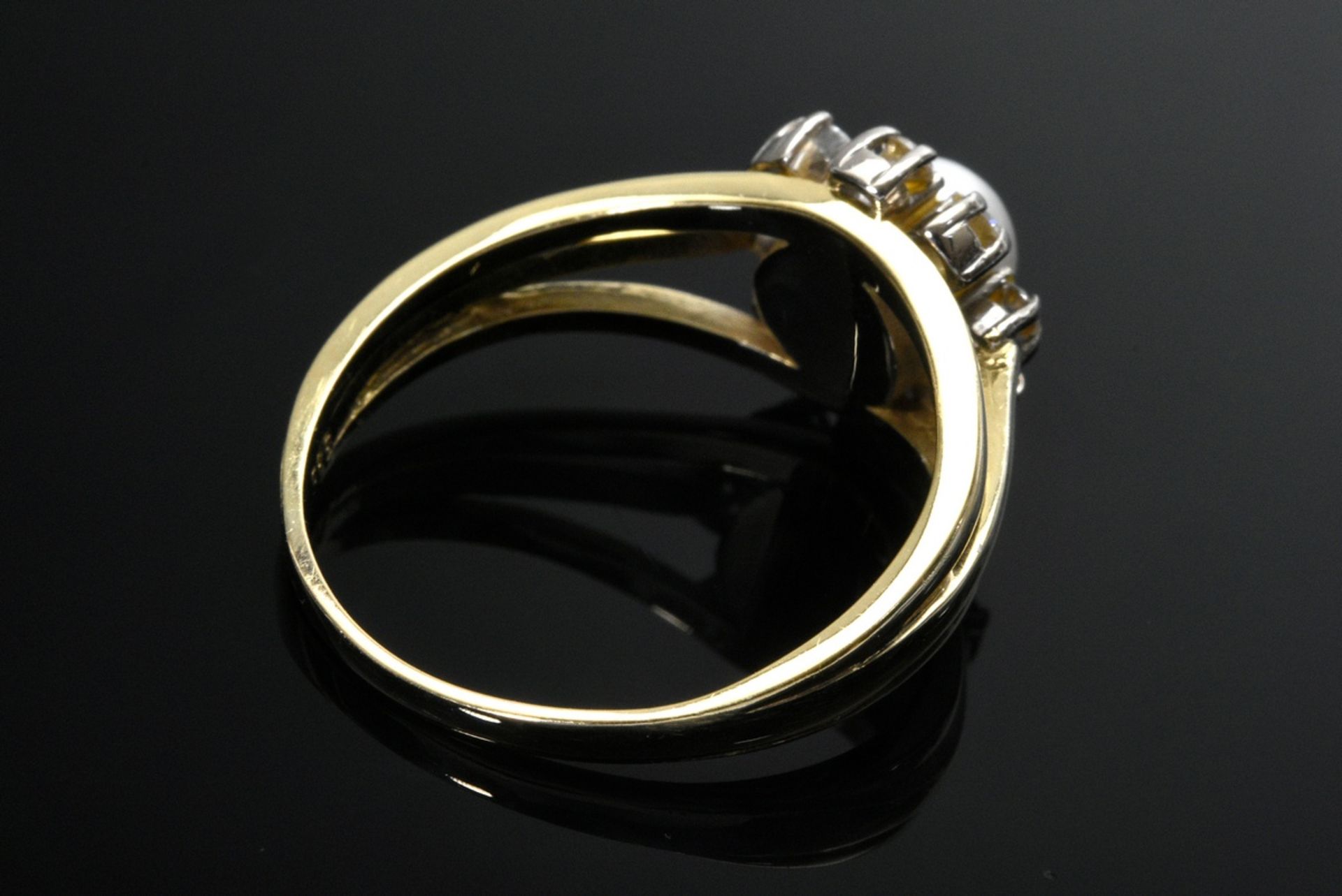 Moderner Gelbgold 585 Ring mit Zuchtperle in Brillantkranz (zus. ca. 0.24ct/SI/W) auf geteilter Sch - Bild 3 aus 3