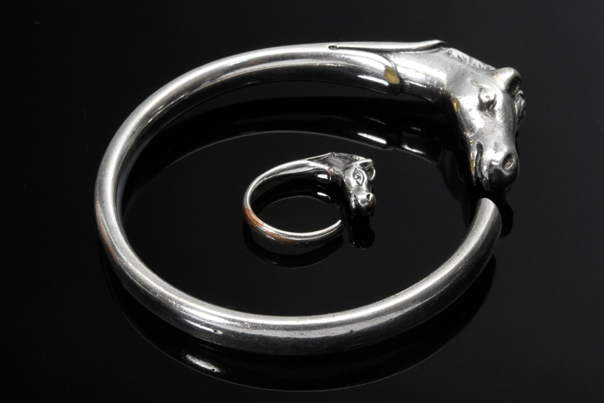 2 Diverse Teile Hermés "Galop" Schmuck, 1970er Jahre: Armspange (79,3g, Ø 6,3cm) und Ring (4,8g, Gr