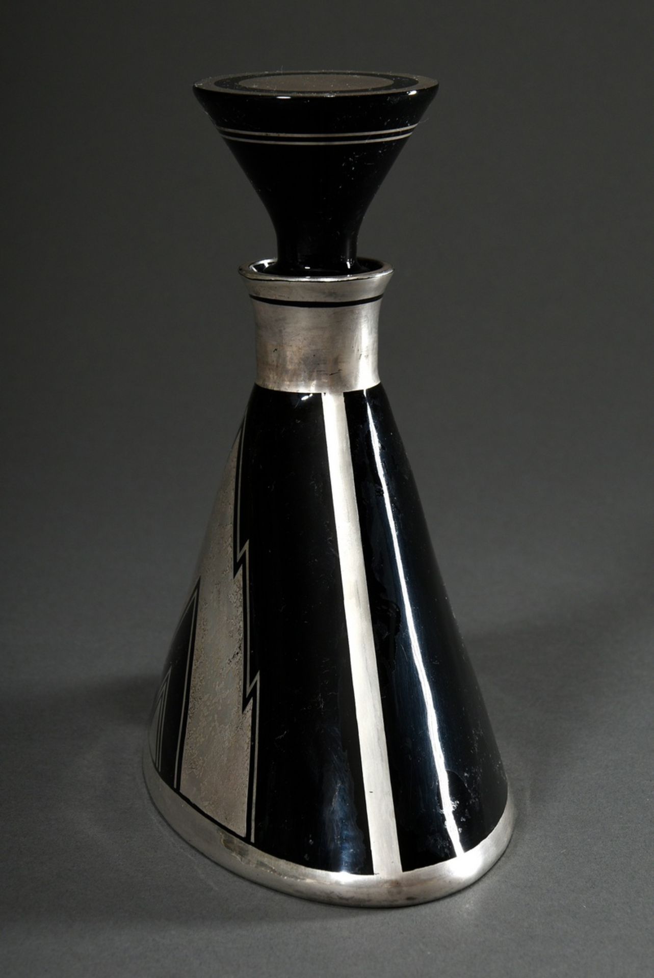 6 pieces Art Deco liqueur service in black glass with geometric silver overlay: cone-shaped carafe - Image 5 of 7