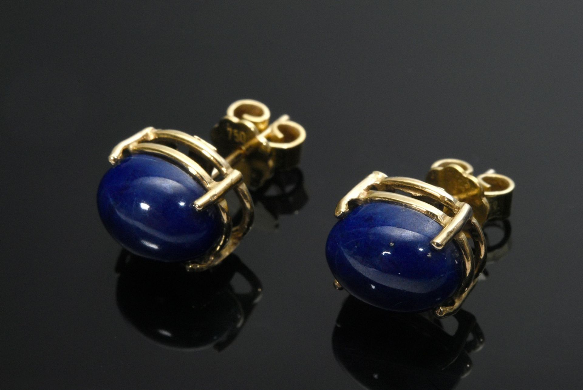 Paar Gelbgold 585 Ohrstecker mit Lapislazuli Cabochons, (3,8g, Ø 10,5x8,7mm) und  Gelbgold 750 Stop