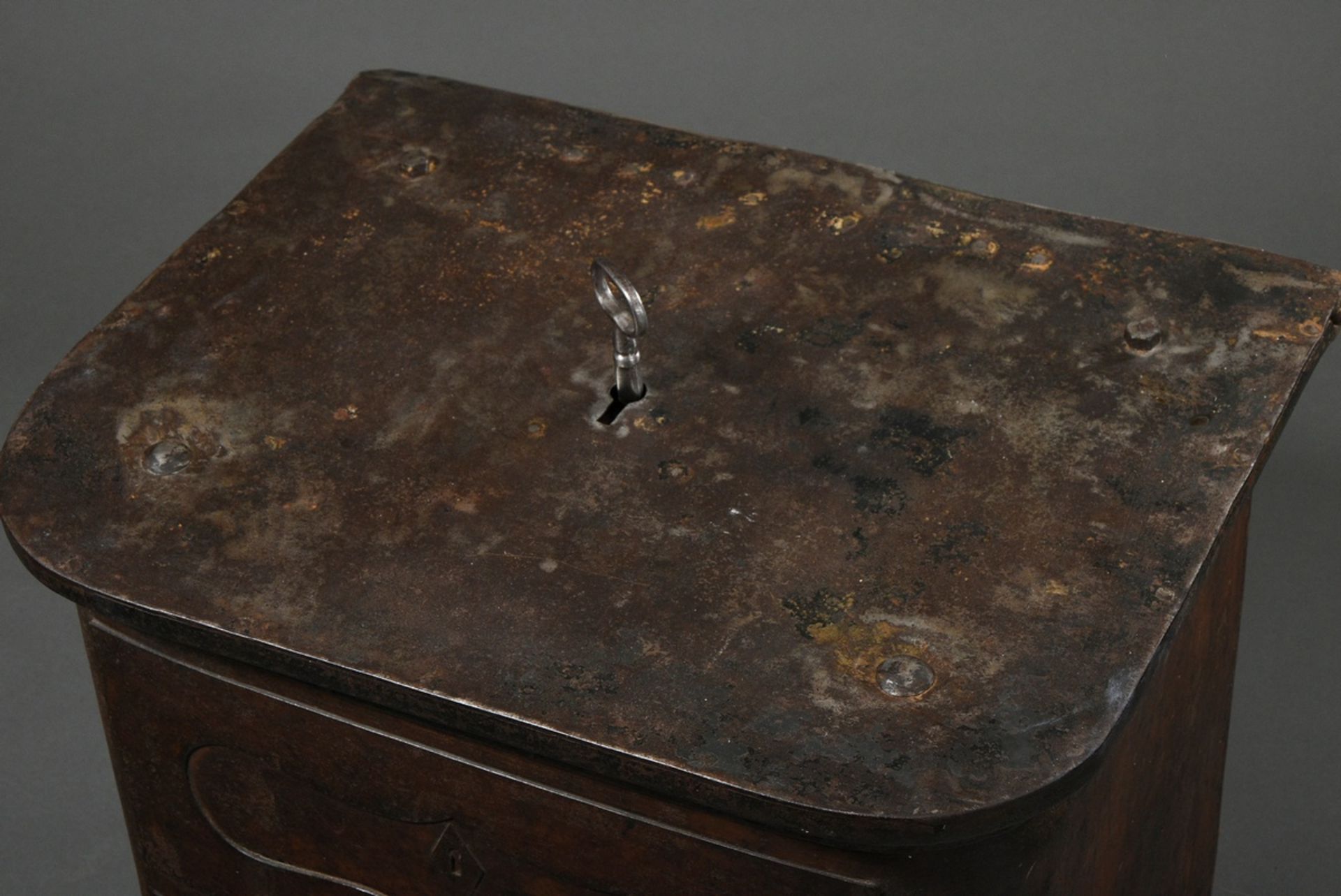 Safe in the shape of a Biedermeier chest of drawers, iron with remains of wood trompe l'oeil frame, - Image 2 of 7