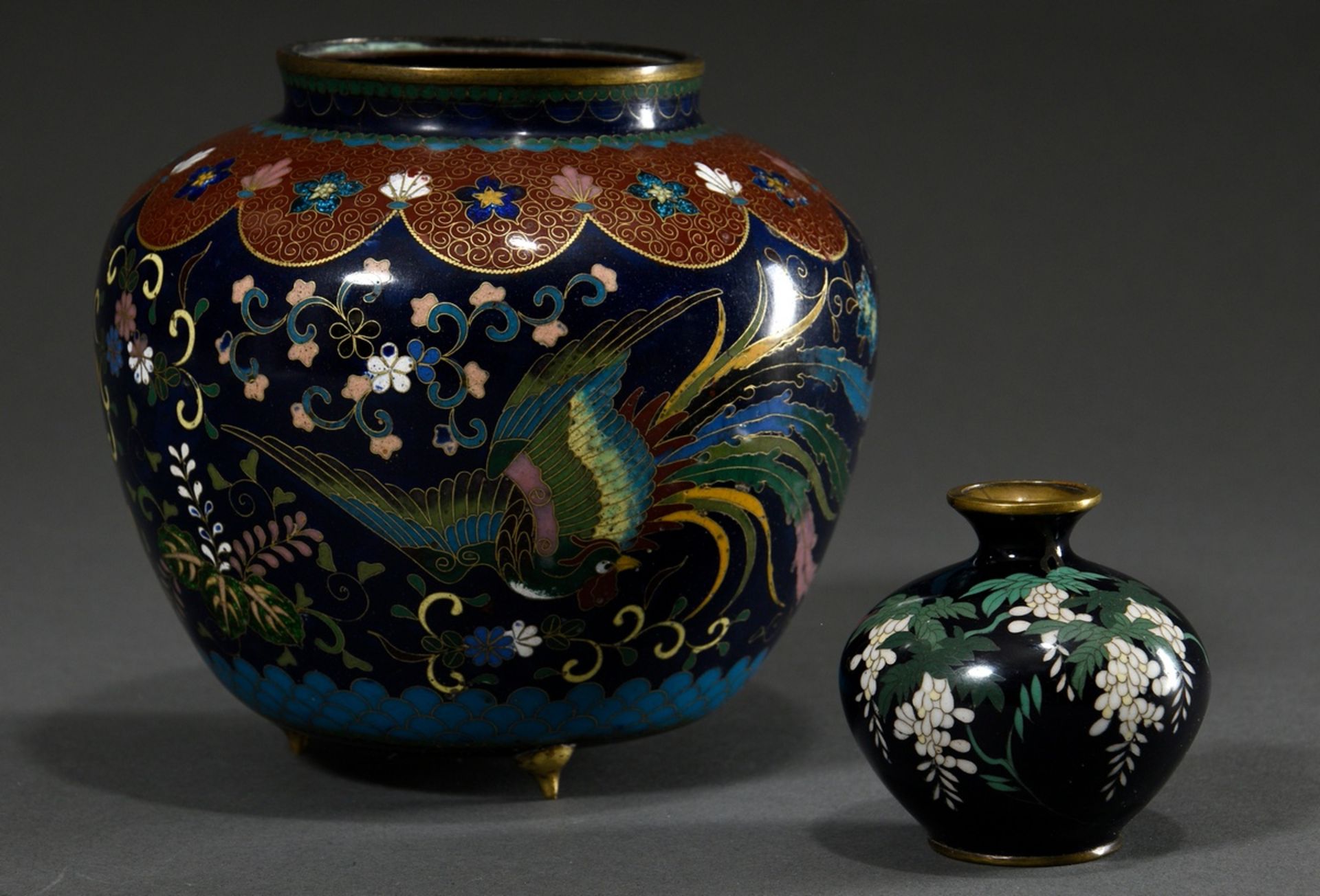 2 Various pieces of cloisonné: vessel on small feet "Two phoenixes, kiri and blossoms" (h. 13,5cm)