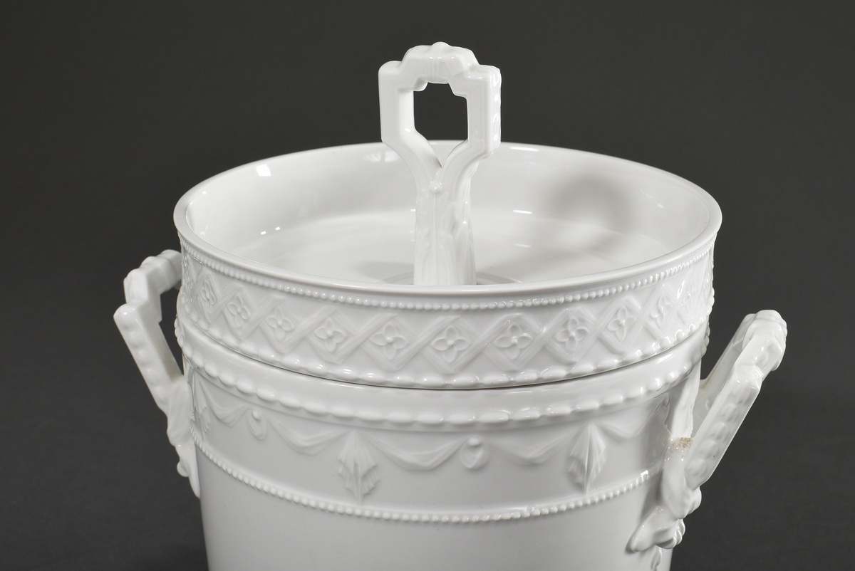 KPM "Kurland" ice cooler with lid, 20th c., h. 27.5cm, sanding stroke - Image 3 of 7