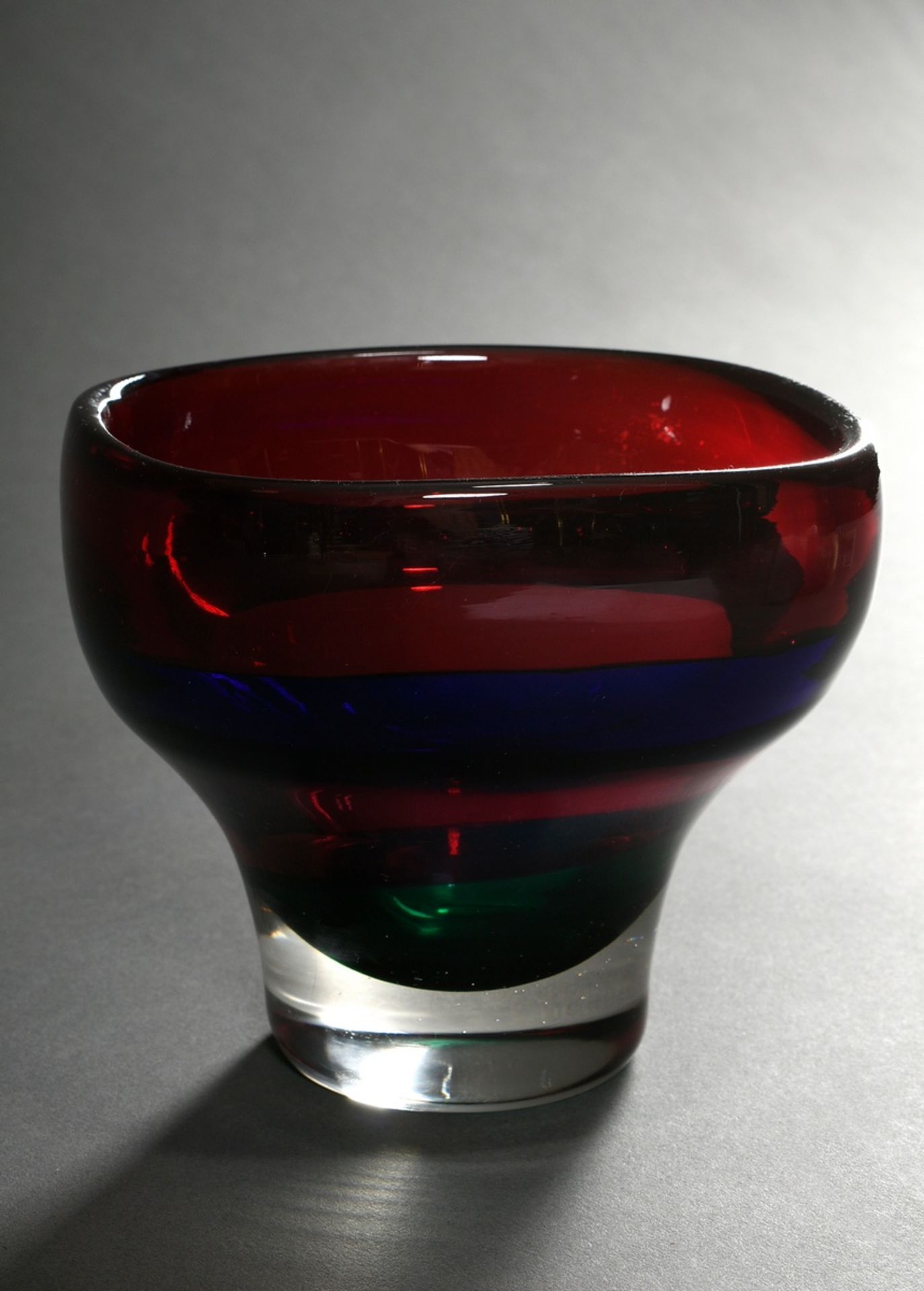 Multicoloured glass bowl in red, blue, pink and green, h. 13,5cm