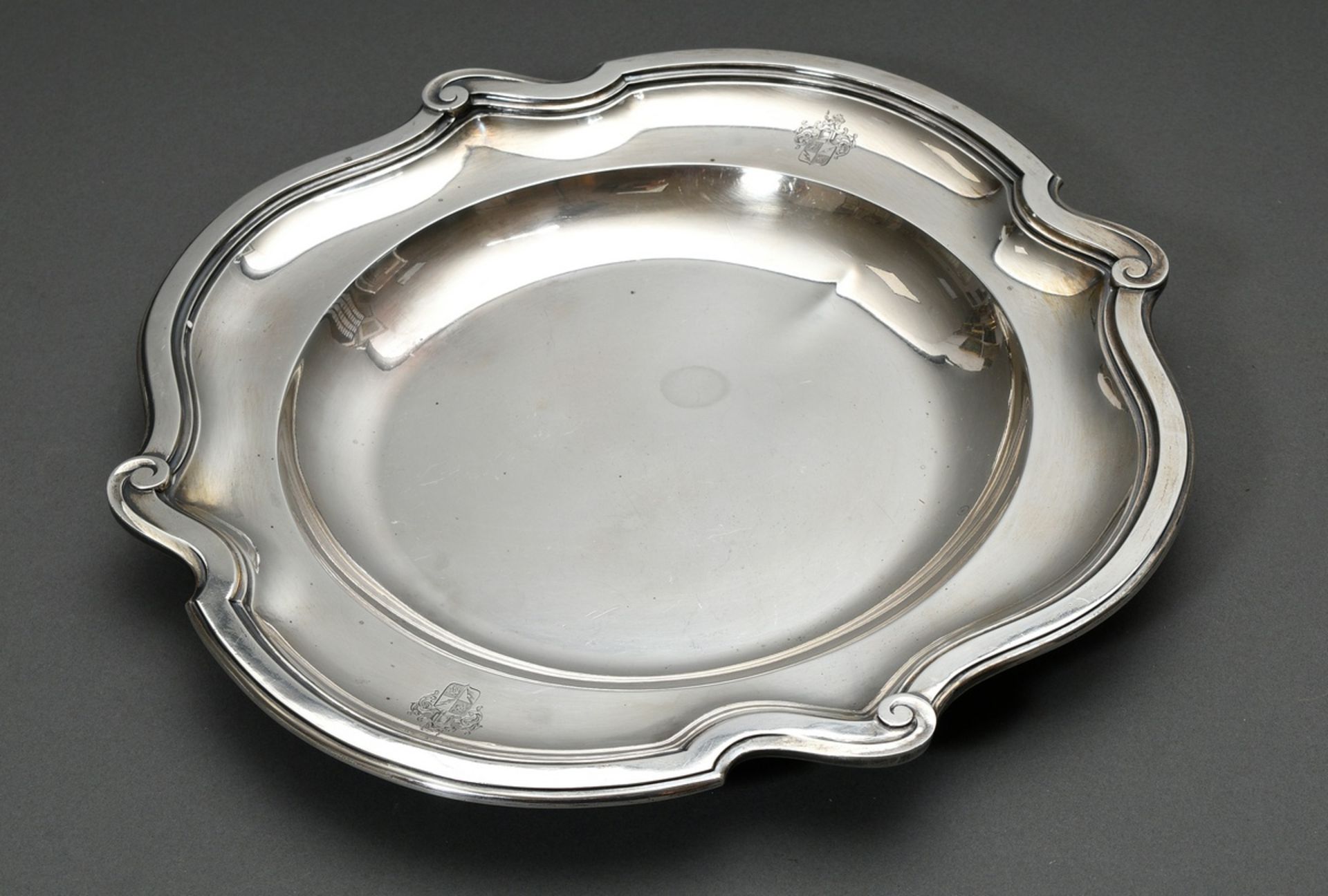 Französische Silber Schale mit Volutenrand und doppelter Wappengravur, MZ: G. Keller/Paris, Silber