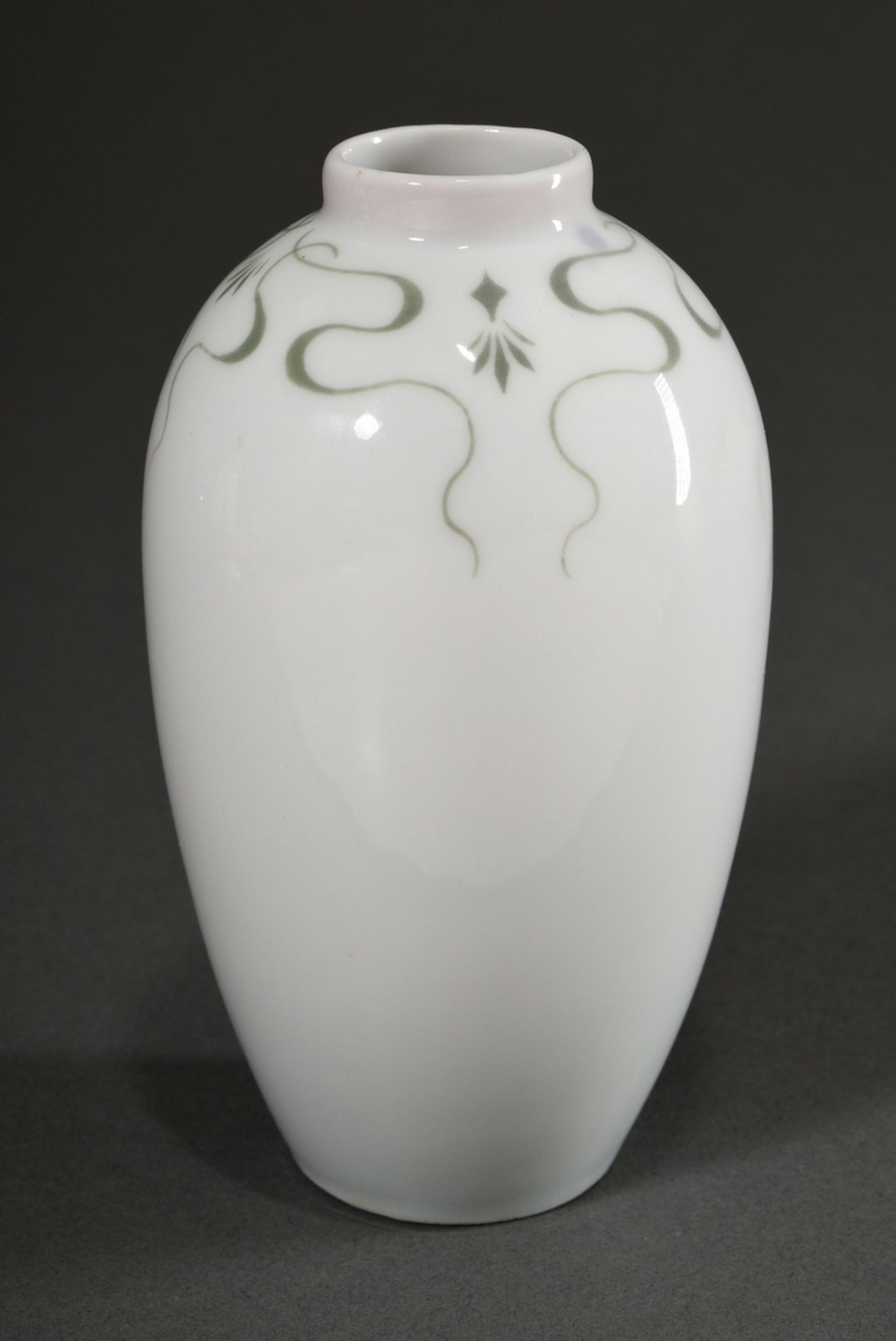 Rosenthal Jugendstil Vase in ovoider Form mit kurzem Hals, schauseitig in pastosen Unterglasurfarbe - Bild 2 aus 4