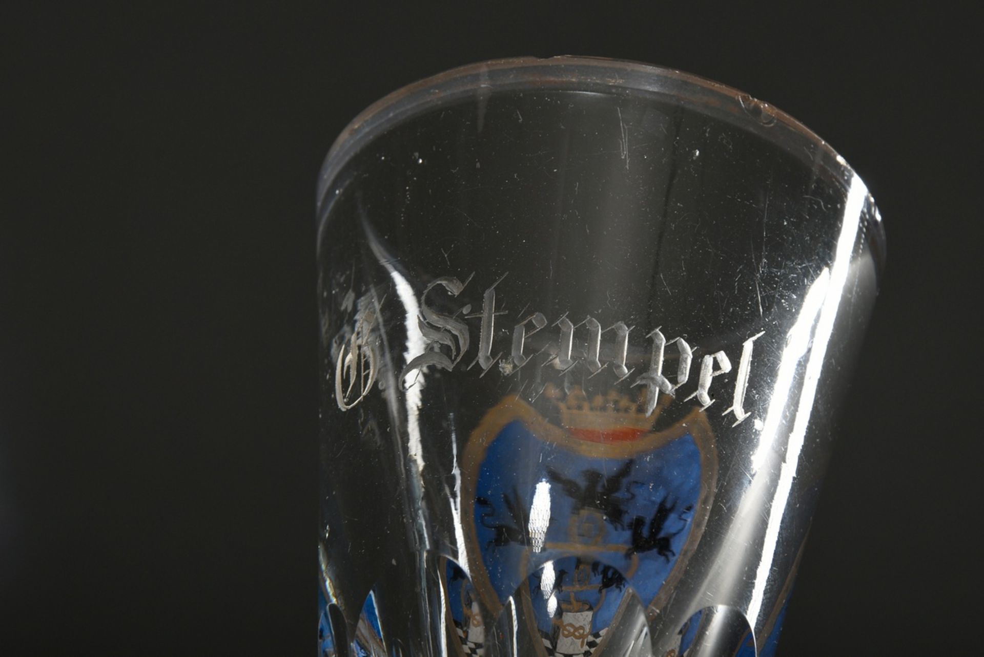 Masonic glass with cut and on the front coloured coat of arms under a 9-pointed crown "Three Griffi - Image 3 of 7