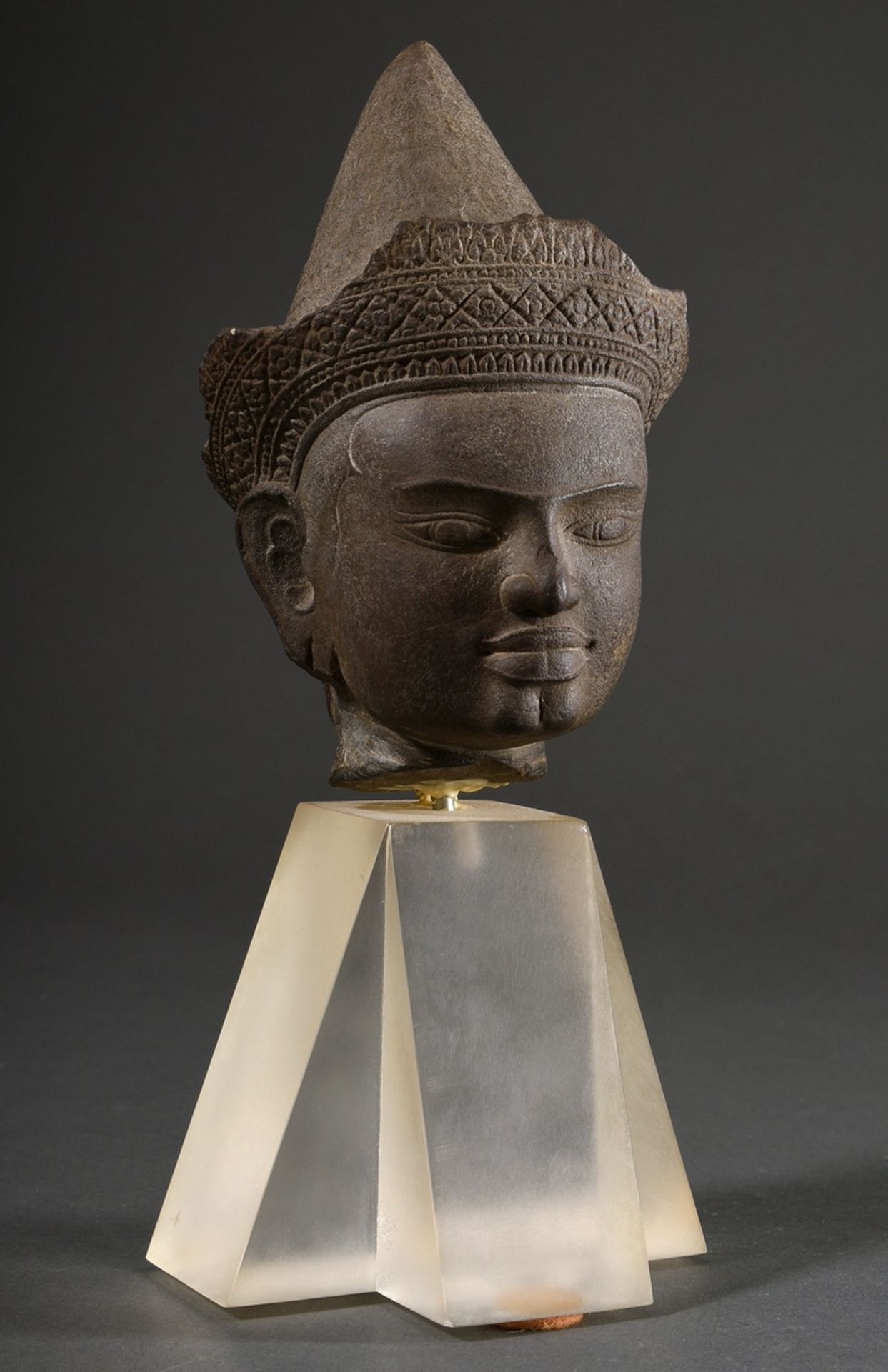 Excellent Khmer sandstone head "Vishnu" with conical chignon (mukuta) and laced diadem, finely work