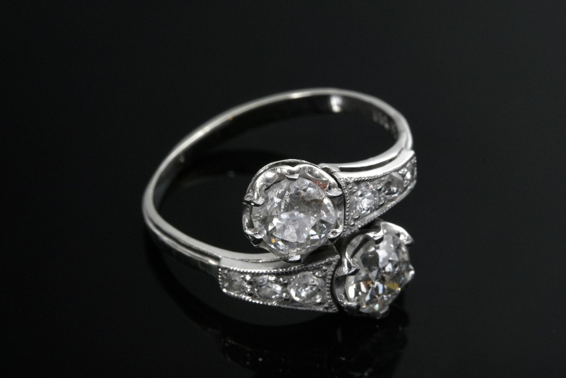 Art Deco platinum 950 "Toi et Moi" ring with 2 old cut diamonds (together ca. 1.30ct/P2/TCR) and sm - Image 3 of 3