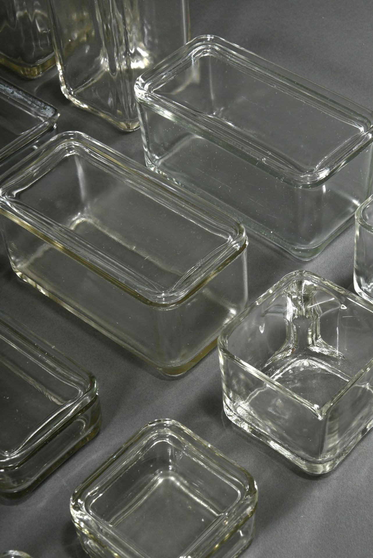 12 Stackable storage jars from the "Kubus-Geschirr", 7 with lid, colourless pressed glass, design: - Image 5 of 6