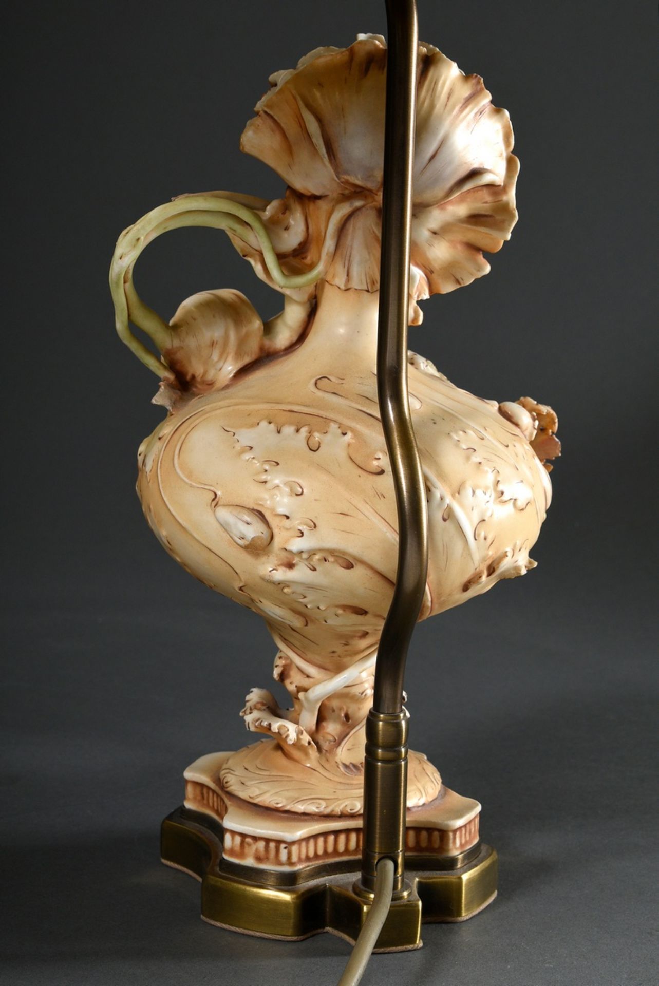 Table lamp with Art Nouveau vase "Girl and Poppy Blossoms", above a fourfold indented base corpus w - Image 4 of 5
