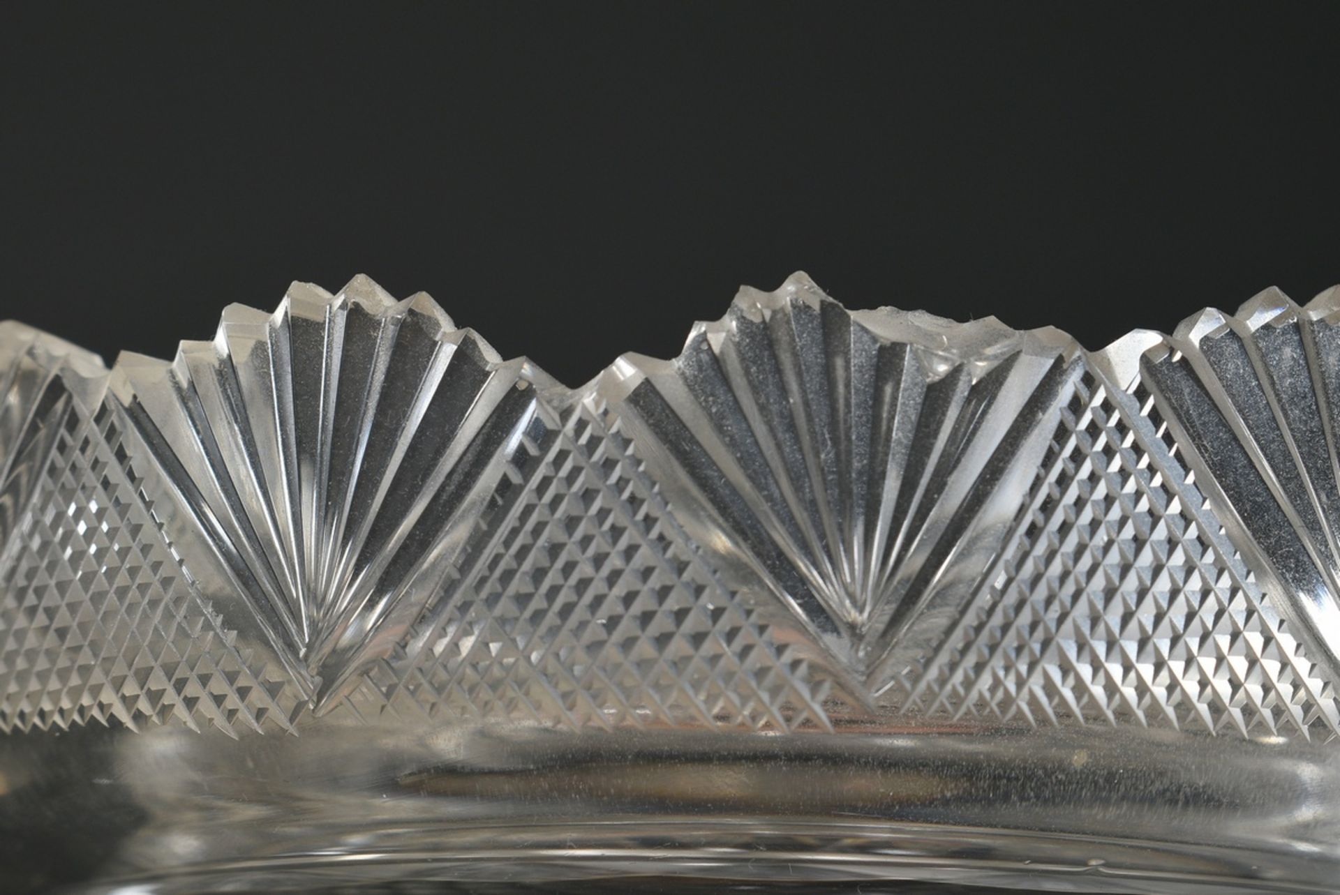 Crystal bonbonniere with rich cut on square base, 19th century, h. 30,5cm, chipped - Image 4 of 6