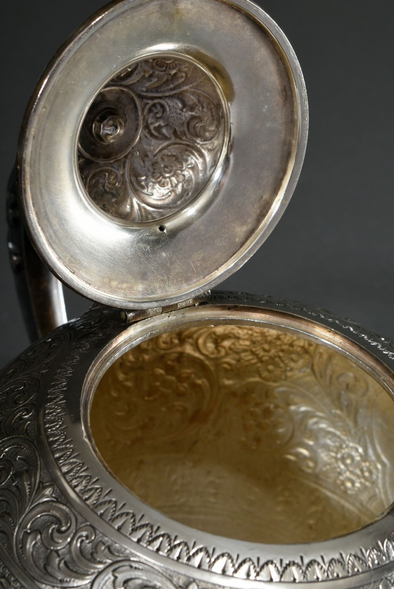 3 Pieces English tea set with rich floral-ornamental engraving after oriental model, Mappin & Webb/ - Image 7 of 10