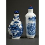 2 Diverse Porzellan Snuffbottles mit Blaumalerei Dekor, China 19.Jh.: "Angler in Flußlandschaft vor