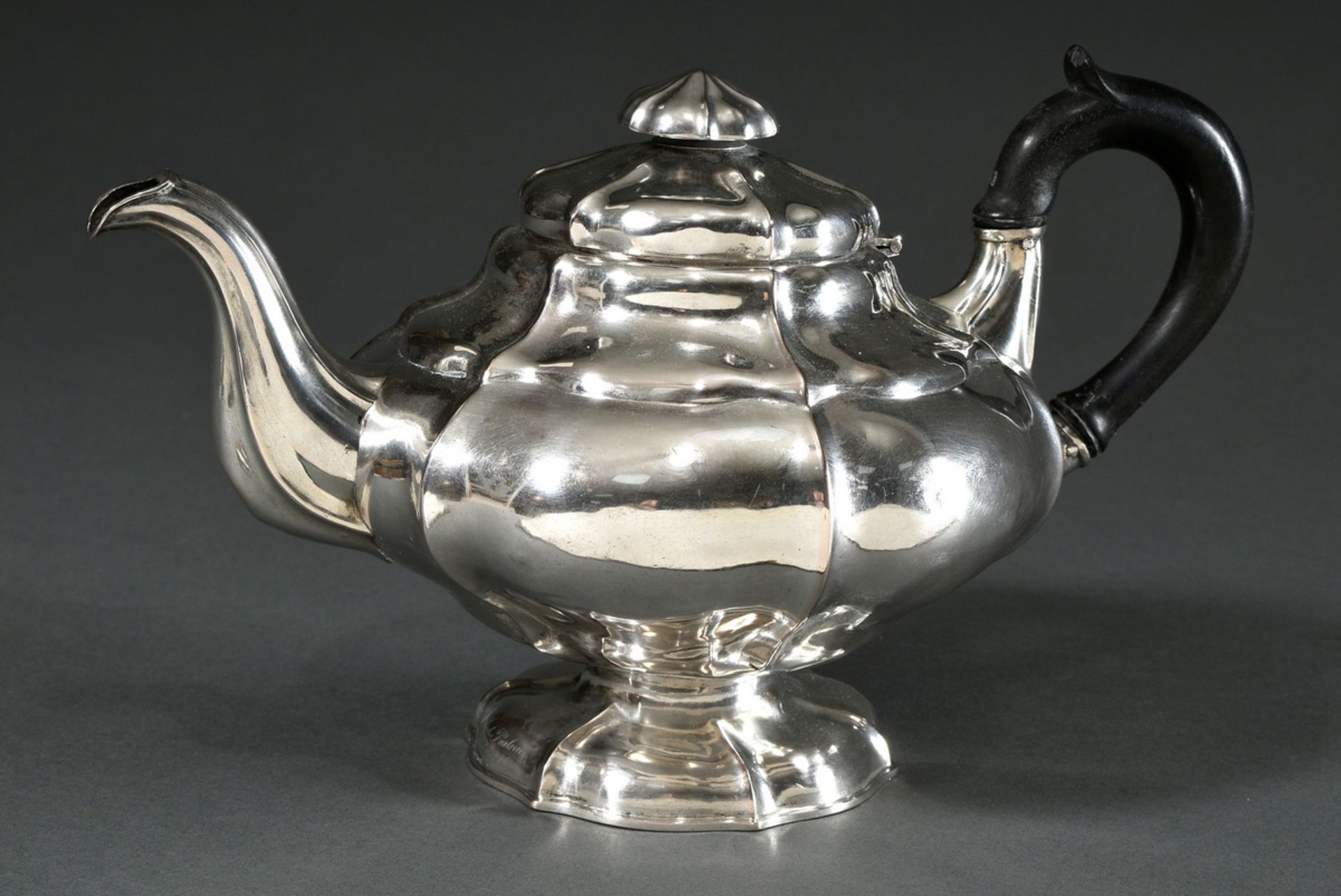 North German teapot with straight features and curved wooden handle, MM: Johann Heinrich Litsch (ca