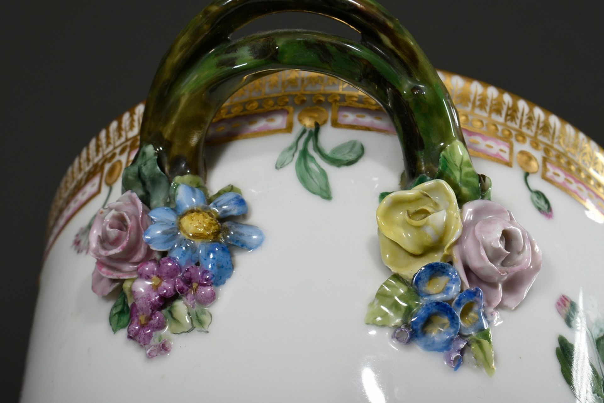 2 Royal Copenhagen "Flora Danica" Übertöpfe mit umlaufender polychromer Bemalung, Asthenkeln, plast - Bild 5 aus 11